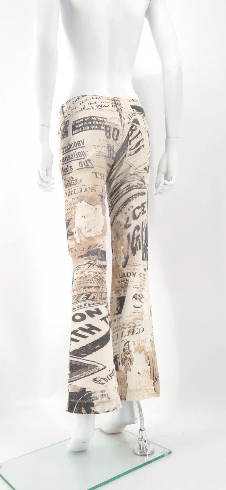 Roberto Cavalli Vintage Roberto Cavalli Newspaper Print Flare Trousers Size 26" / US 2 / IT 38 - 5 Thumbnail