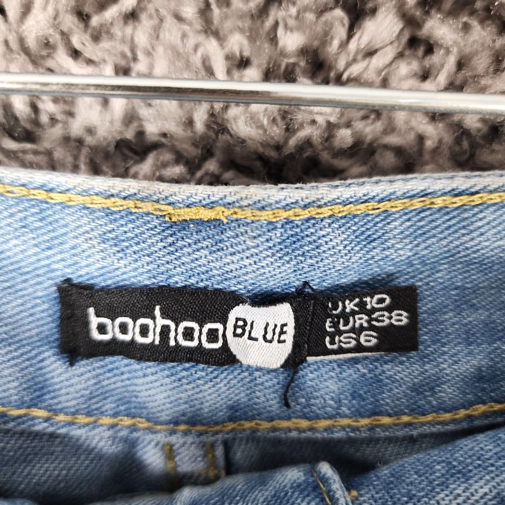 Boohoo Boohoo Petite Blue Distressed Boyfriend High Rise Jeans Size 6 Womens Size 28" / US 6 / IT 42 - 4 Thumbnail