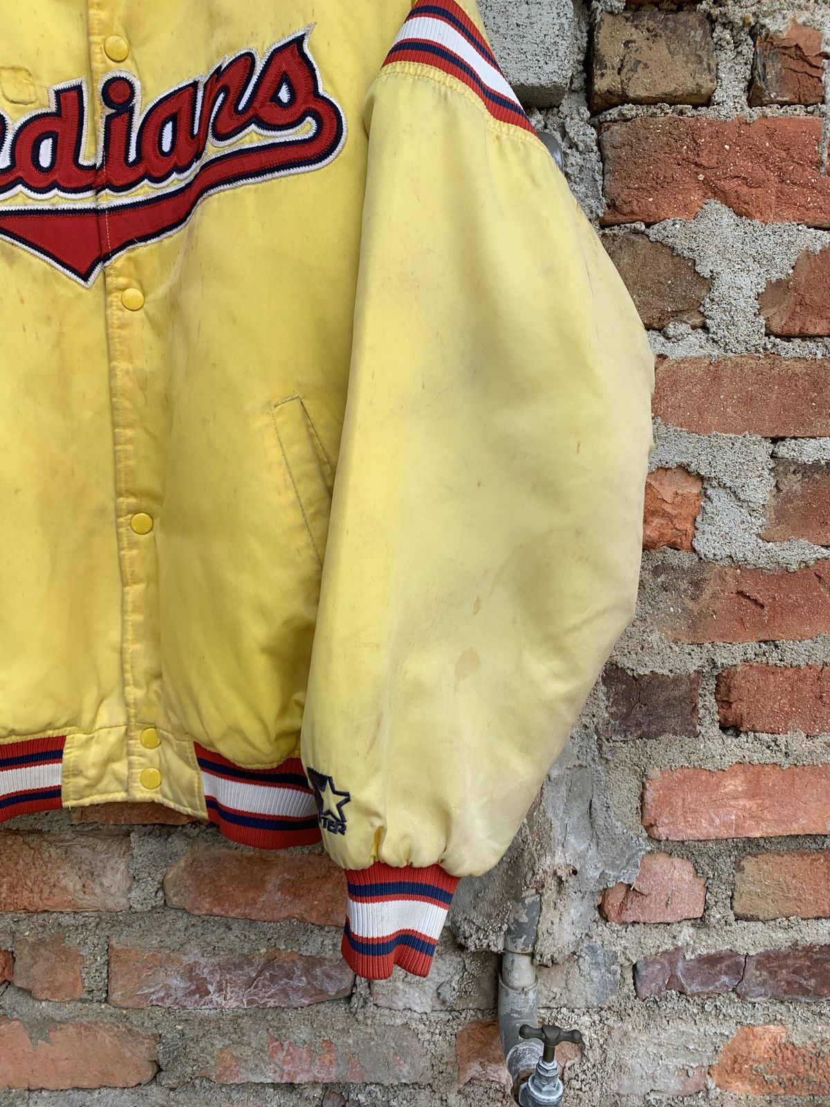 MLB RARE🔥🔥Vtg Starter MLB Indians Big Logo Bomber Jacket Size US XL / EU 56 / 4 - 4 Thumbnail