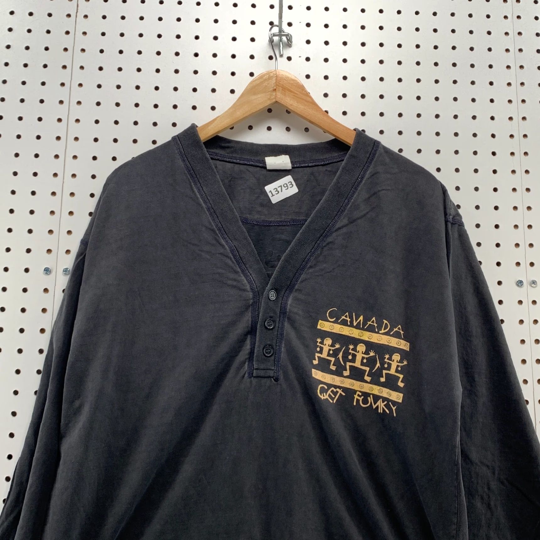 Vintage Canada Get Funky Niagara Funky Falls Black Long Sleeve 1/4 Button Henley Shirt L Size L / US 10 / IT 46 - 7 Thumbnail