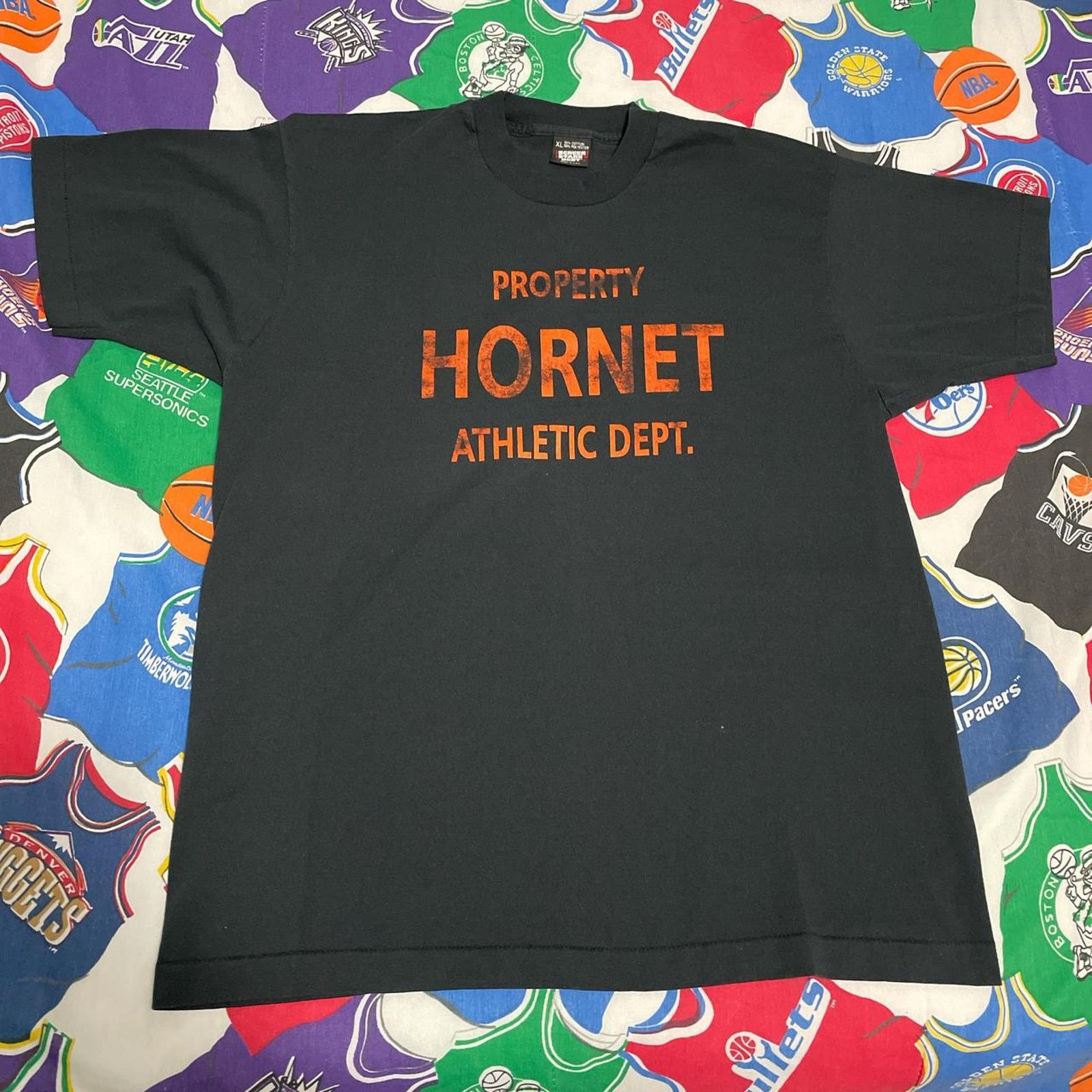 Vintage Vintage 90s Property Hornet Athletic Dept. Gym Work Out Tee Size US L / EU 52-54 / 3 - 1 Thumbnail
