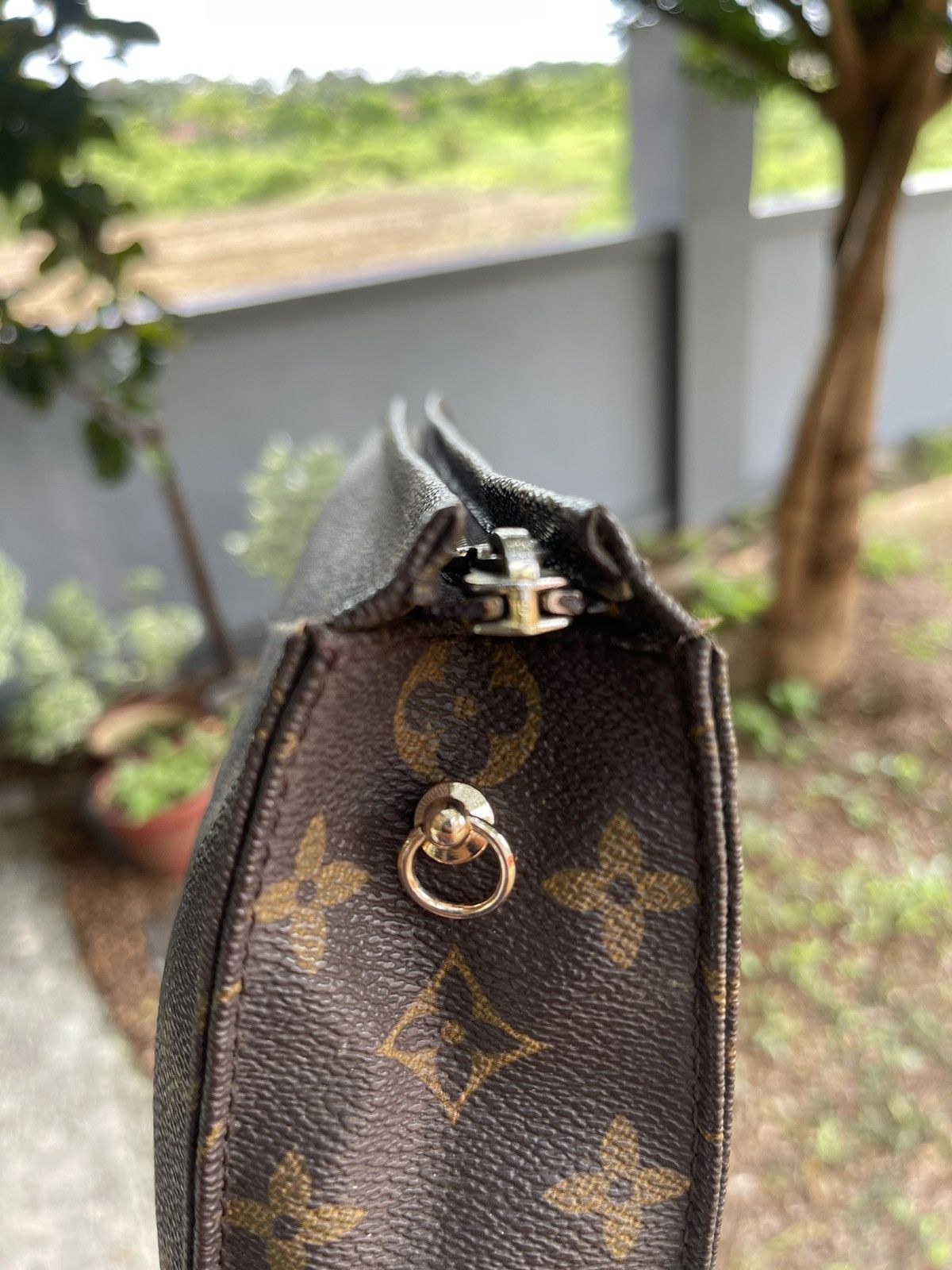 Louis Vuitton Authentic LOUIS VUITTON Mono Porce Toilette Bag Size ONE SIZE - 12 Thumbnail