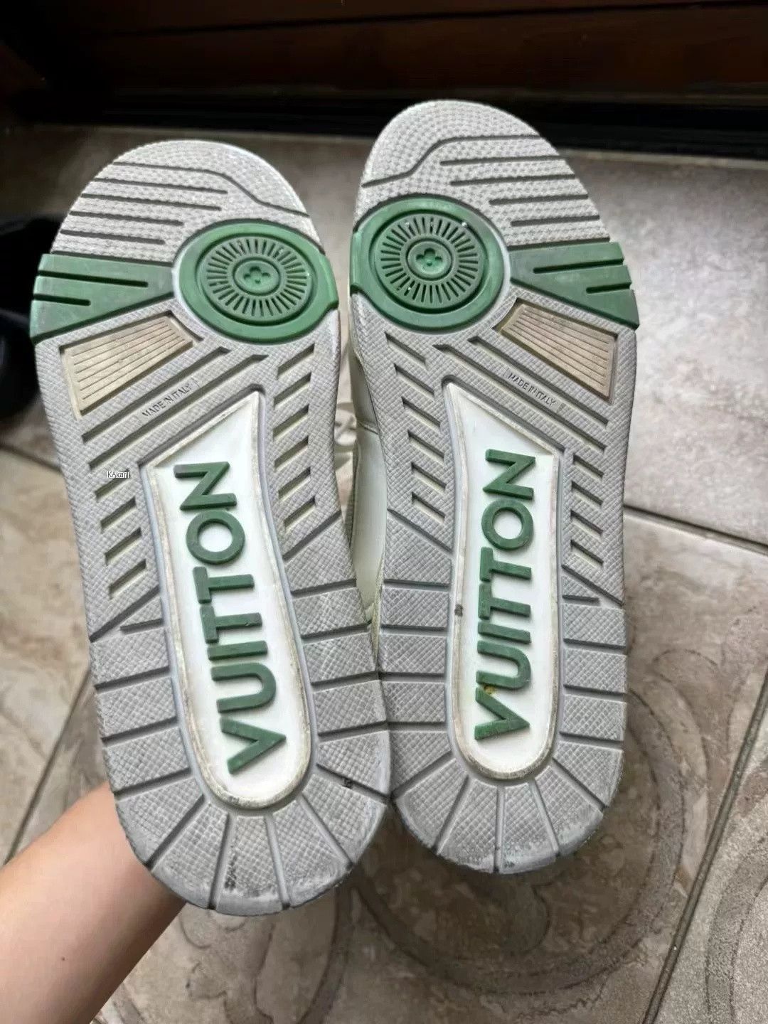 Louis Vuitton Louis Vuitton White Green Velcro Trainer Size US 9 / EU 42 - 4 Thumbnail