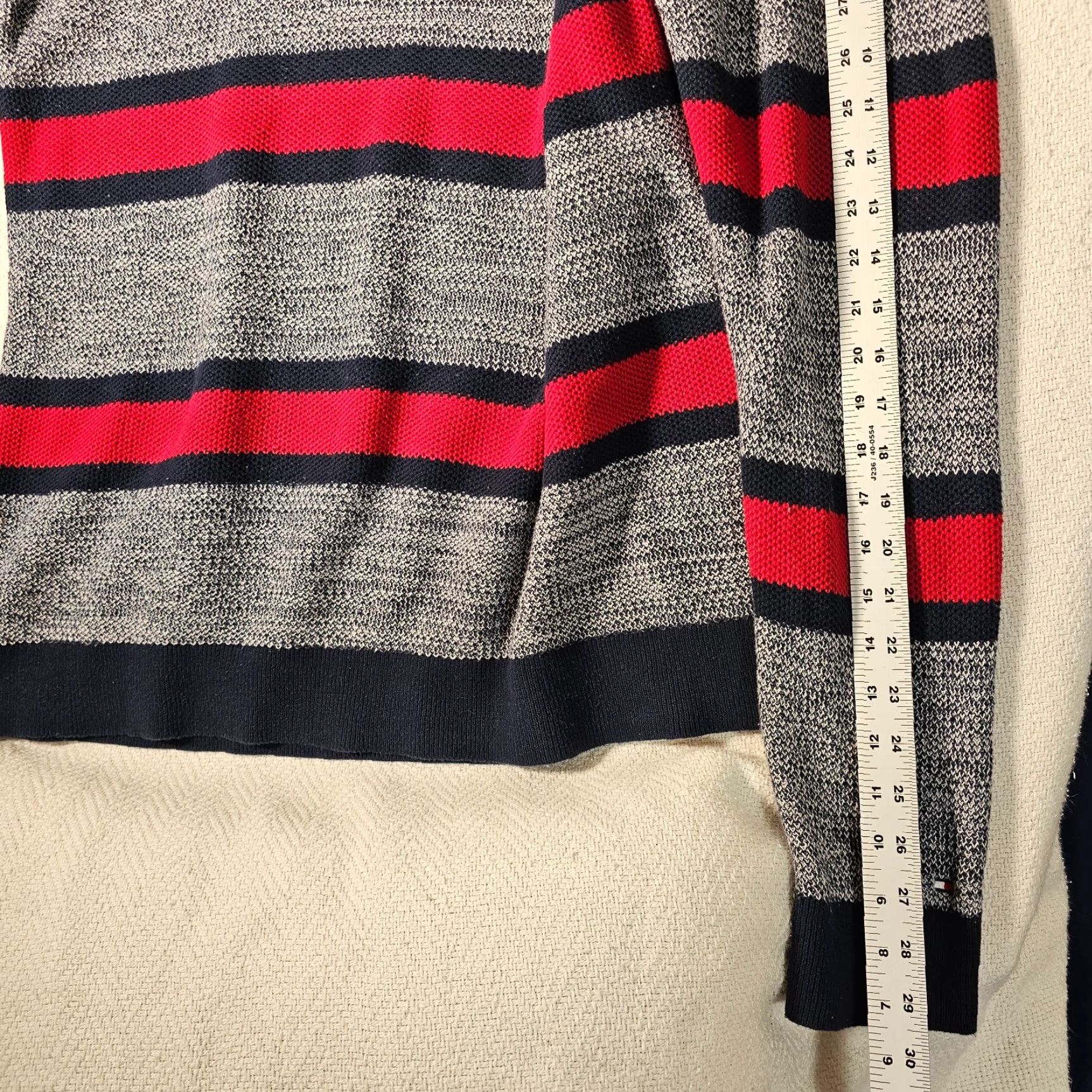 Tommy Hilfiger VINTAGE Tommy Hilfiger Sweater Pullover Men's 2XL Gray Striped Chunky-Knit Preppy Size US XXL / EU 58 / 5 - 5 Thumbnail