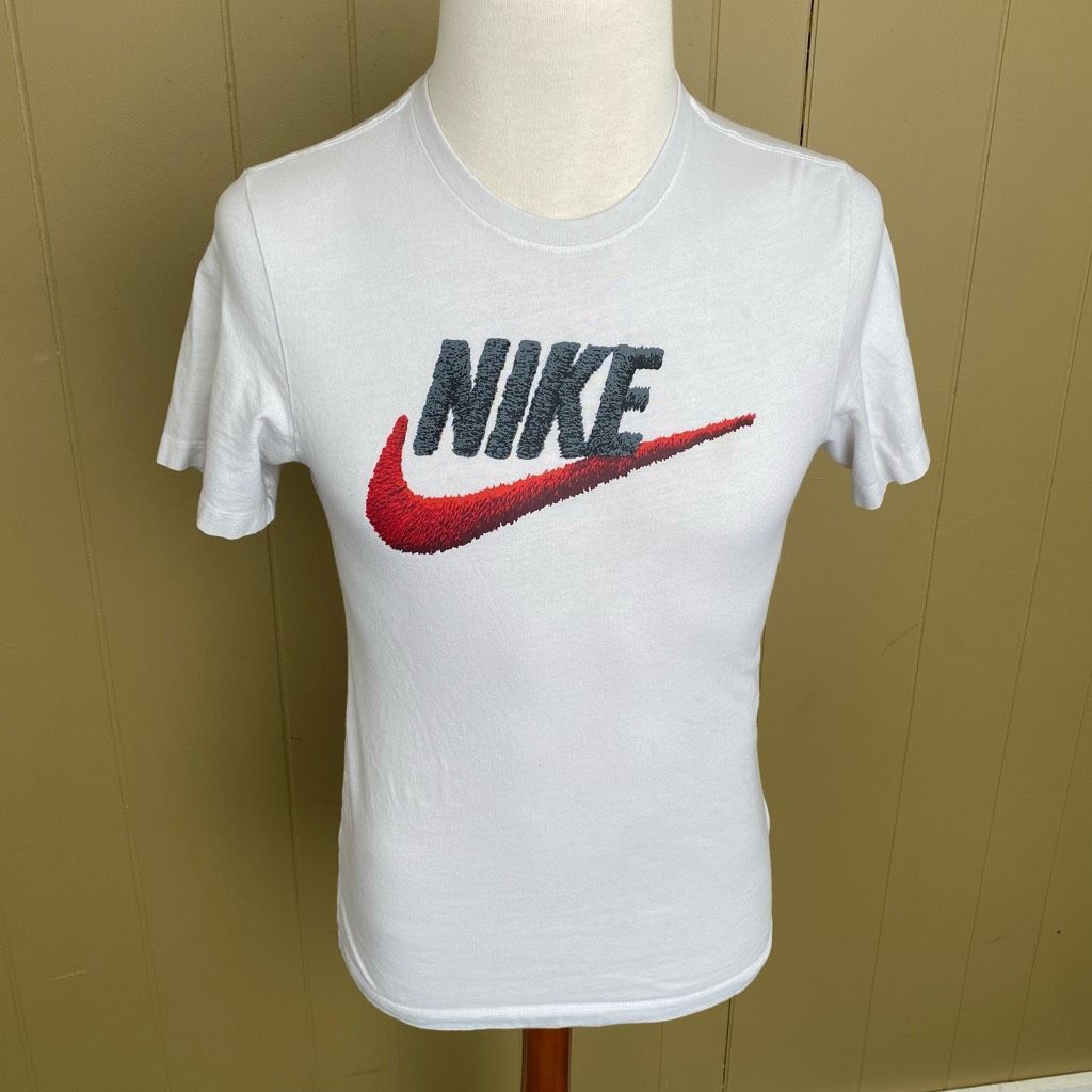 Nike The Nike tee men S crewneck graphic print short sleeve white Size US S / EU 44-46 / 1 - 1 Thumbnail