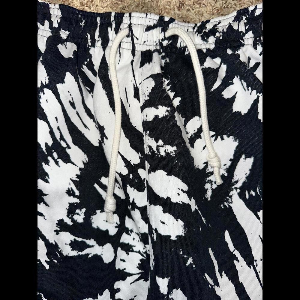 Nike Men's Nike Standard Issue Black/White Tie Dye Basketball Shorts Sample Size US 32 / EU 48 - 3 Thumbnail