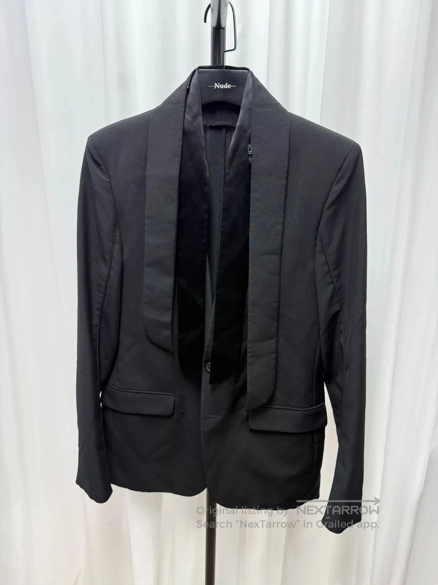 maison margiela black slim-fit blazer.