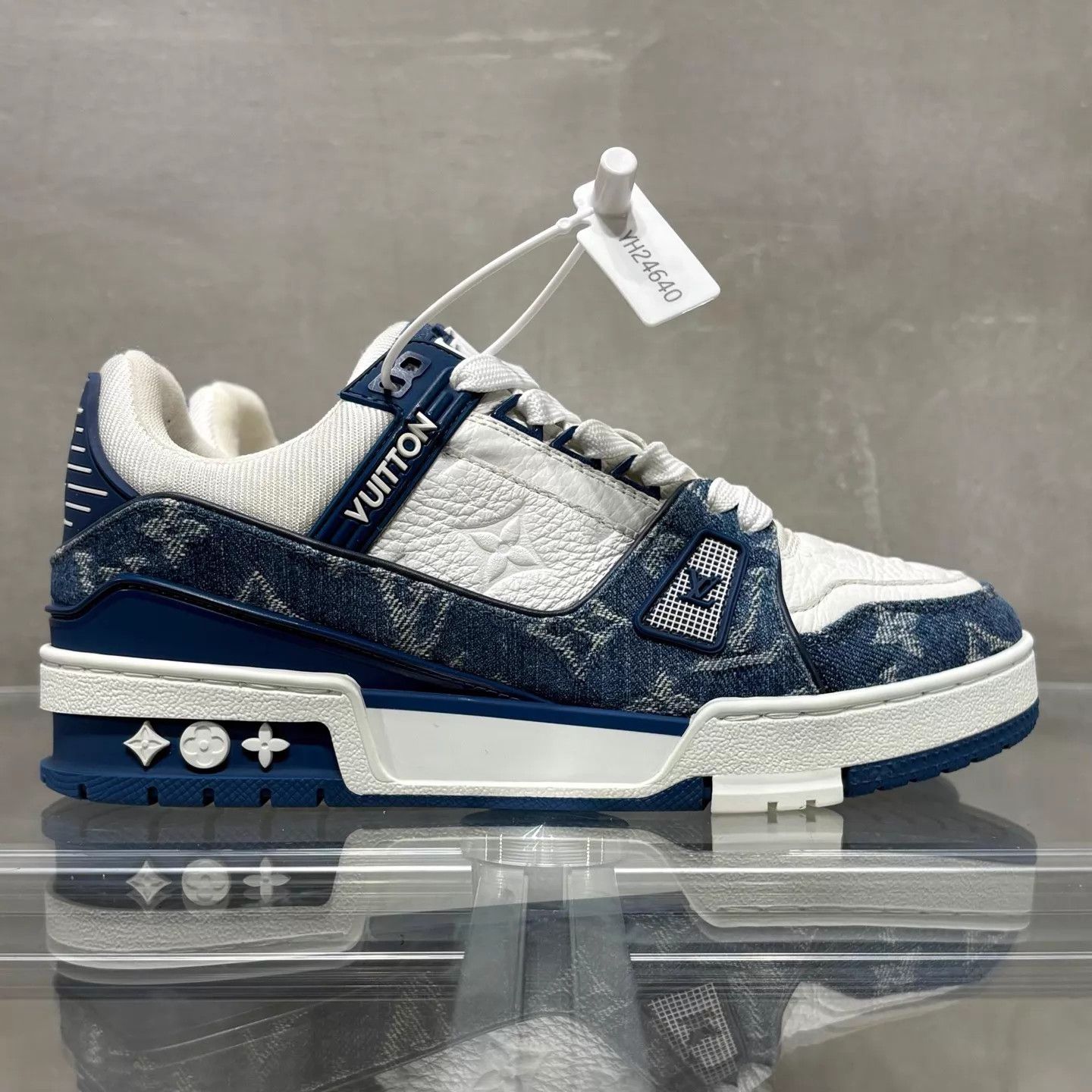 Louis Vuitton LV Trainer White Blue Denim UK2.5/36.5 Size US 6 / IT 36 - 3 Thumbnail