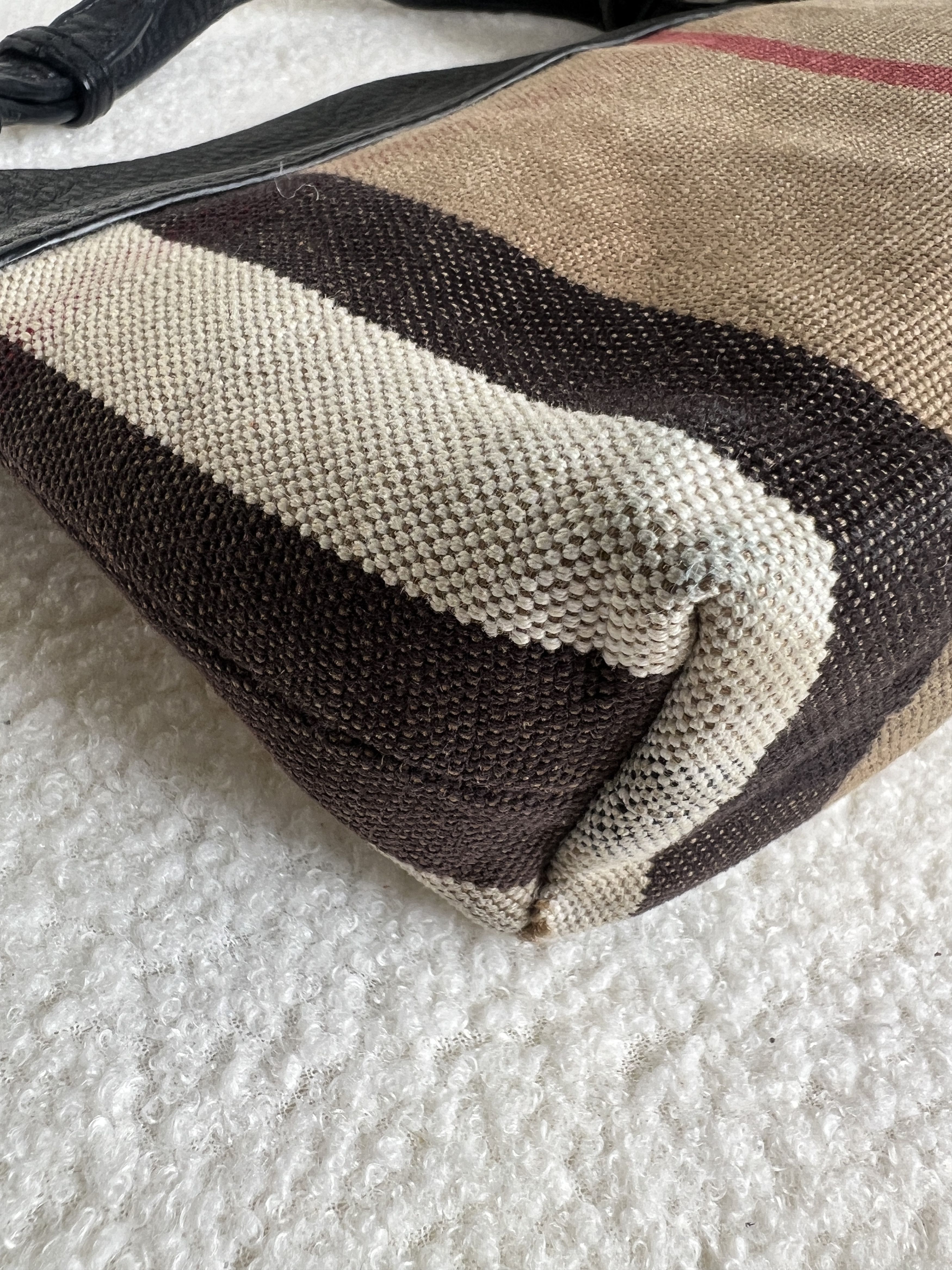 Burberry Authentic Burberry Nova Check Shoulder Bag Size ONE SIZE - 9 Thumbnail