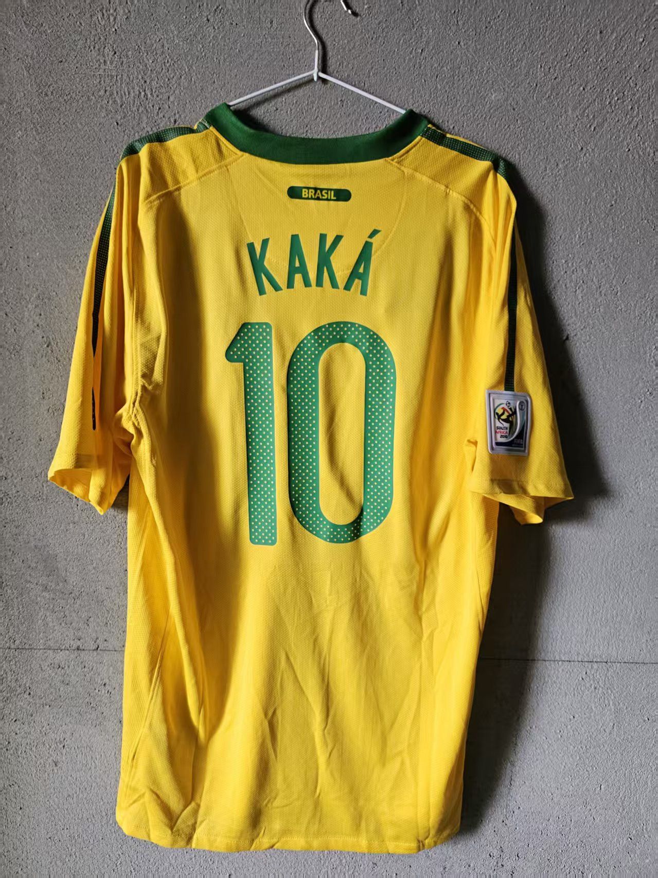 Nike 2010 Brazil Football Jersey Size US S / EU 44-46 / 1 - 1 Thumbnail