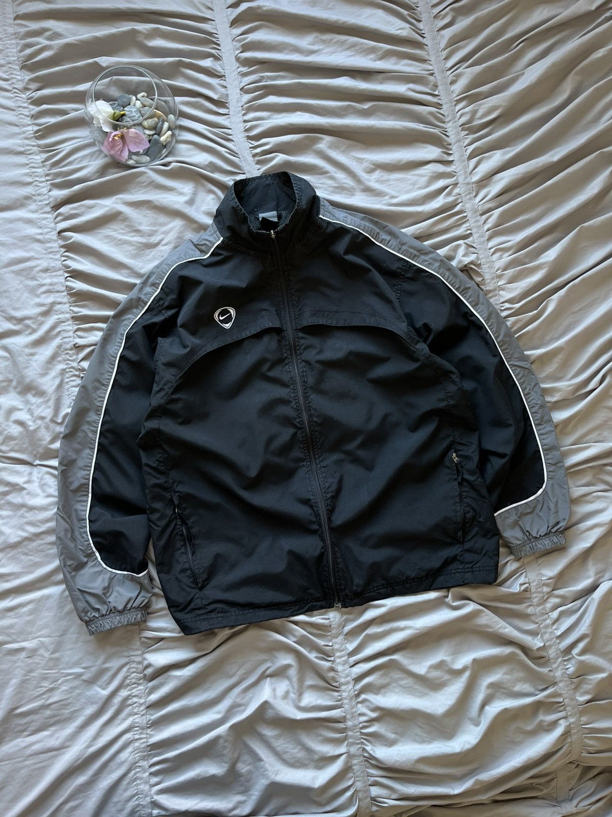Nike Nike Vintage Windbreaker Jacket Y2K Tech Fit Japanese Brand Size US XL / EU 56 / 4 - 1 Thumbnail