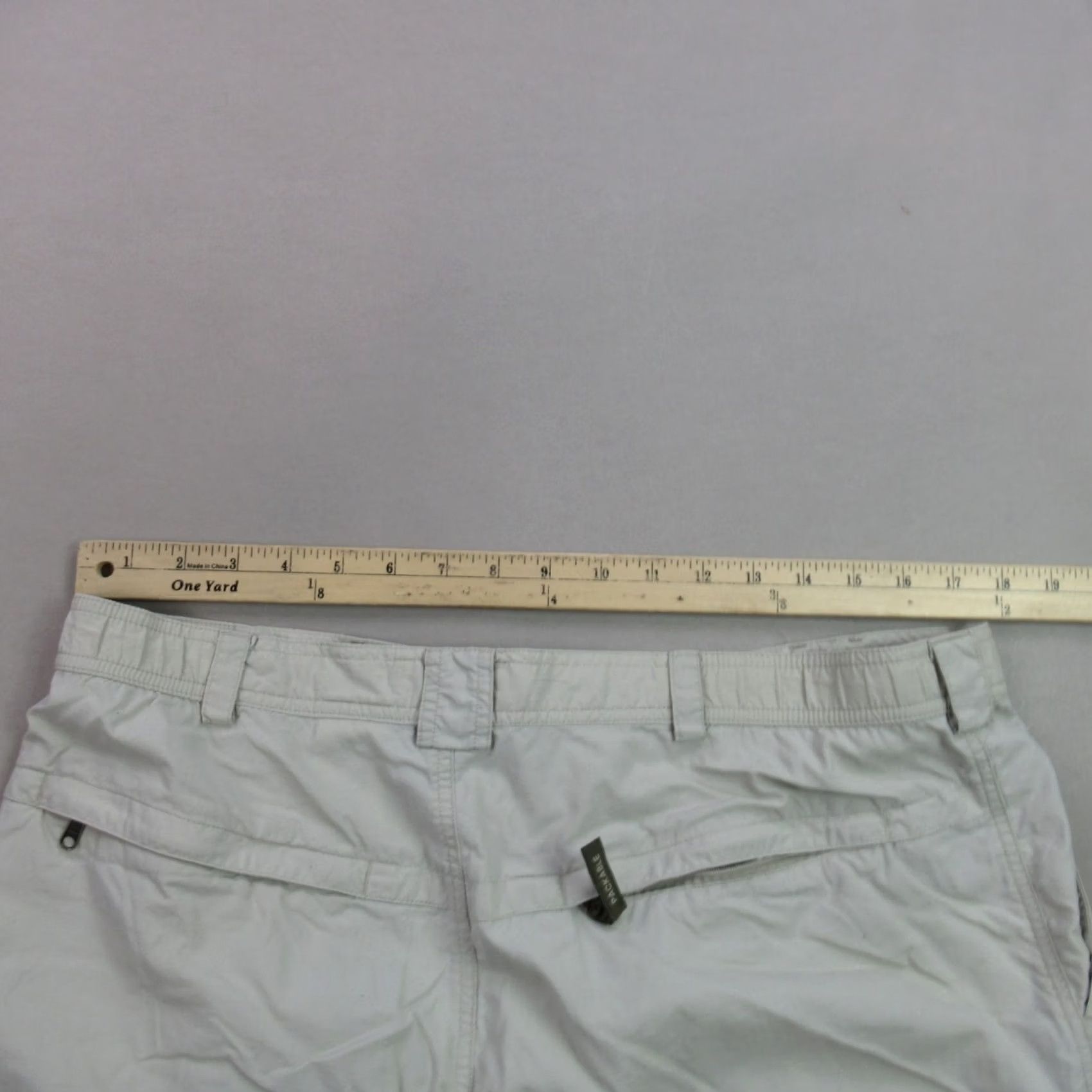 Vintage Columbia Cargo Shorts Mens Large Ivory Lightweight Outdoors Button Pocket Size US 33 - 6 Thumbnail