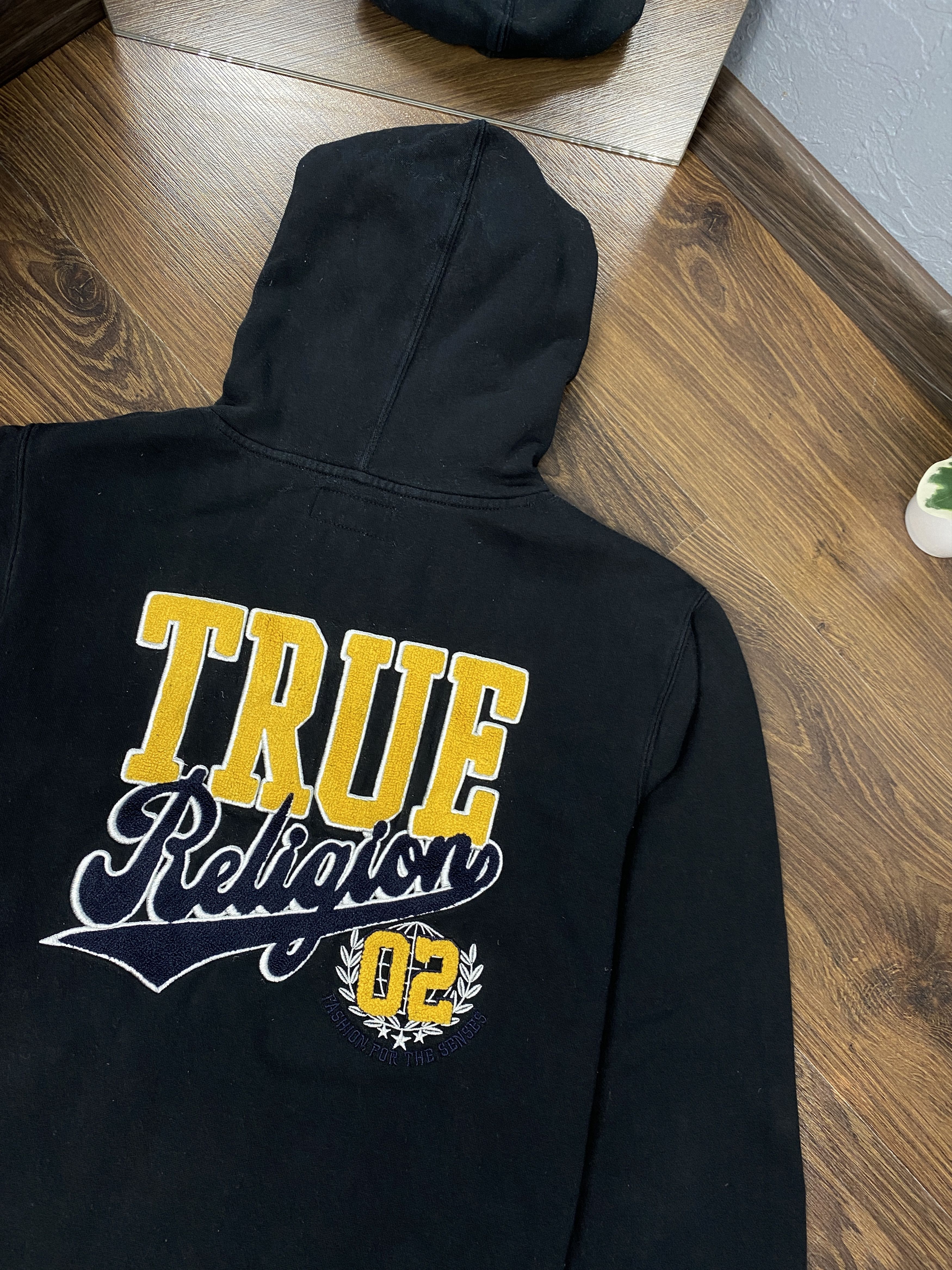 True Religion True Religion vintage big logo hoodie y2k Size US S / EU 44-46 / 1 - 2 Thumbnail