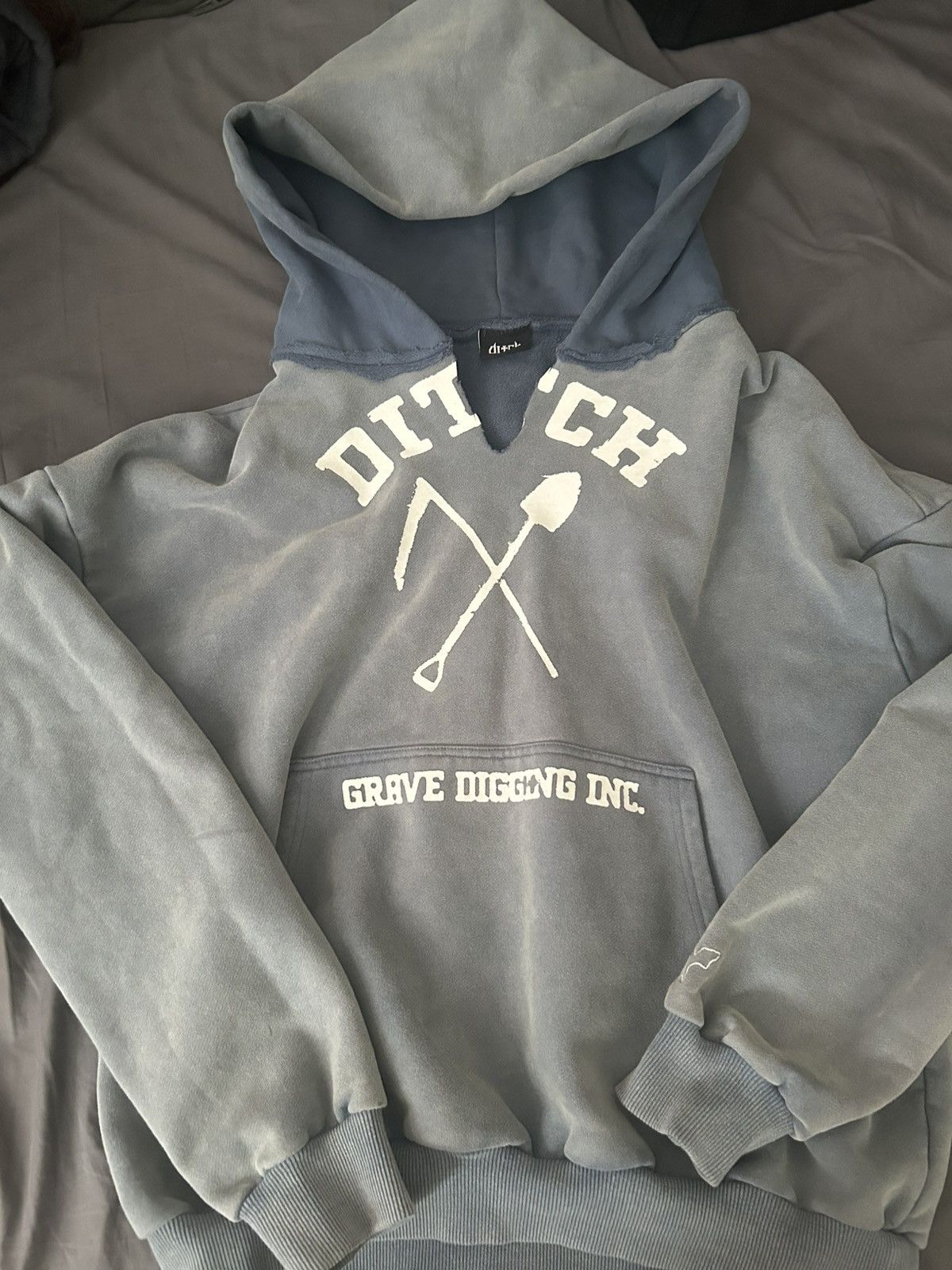 Other Ditch La V Neck Og Masked Flint Hoodie with no mask Size US M / EU 48-50 / 2 - 1 Thumbnail