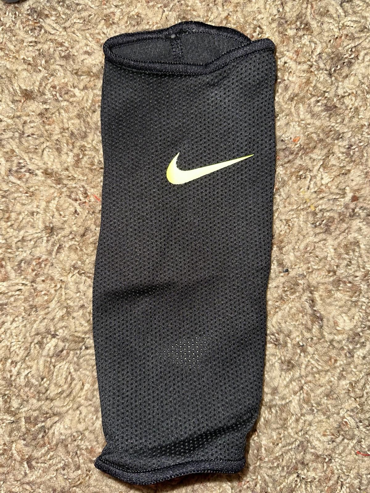 Nike Nike Shin Pads Mercurial Lite Fast Shin Guard Size ONE SIZE - 9 Thumbnail