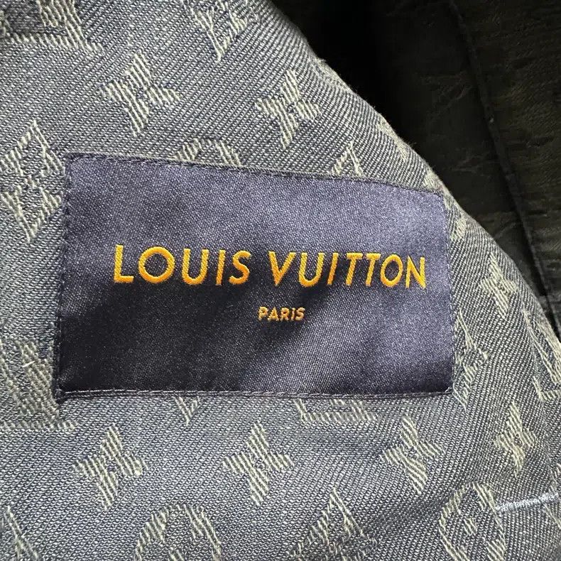 Louis Vuitton Louis Vuitton Full print denim jacket Size US M / EU 48-50 / 2 - 3 Thumbnail