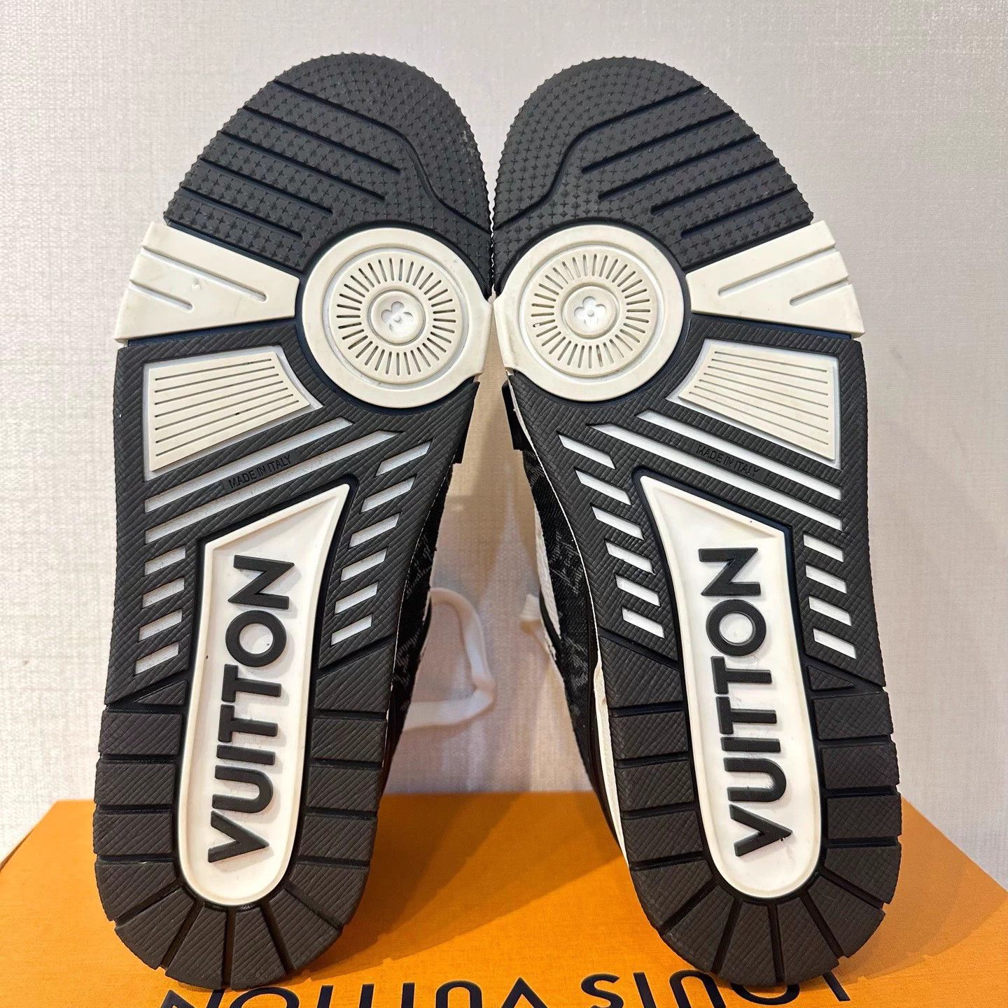 Louis Vuitton Louis Vuitton Black-White Denim Trainer 41.5 99 Size US 8.5 / EU 41-42 - 5 Thumbnail