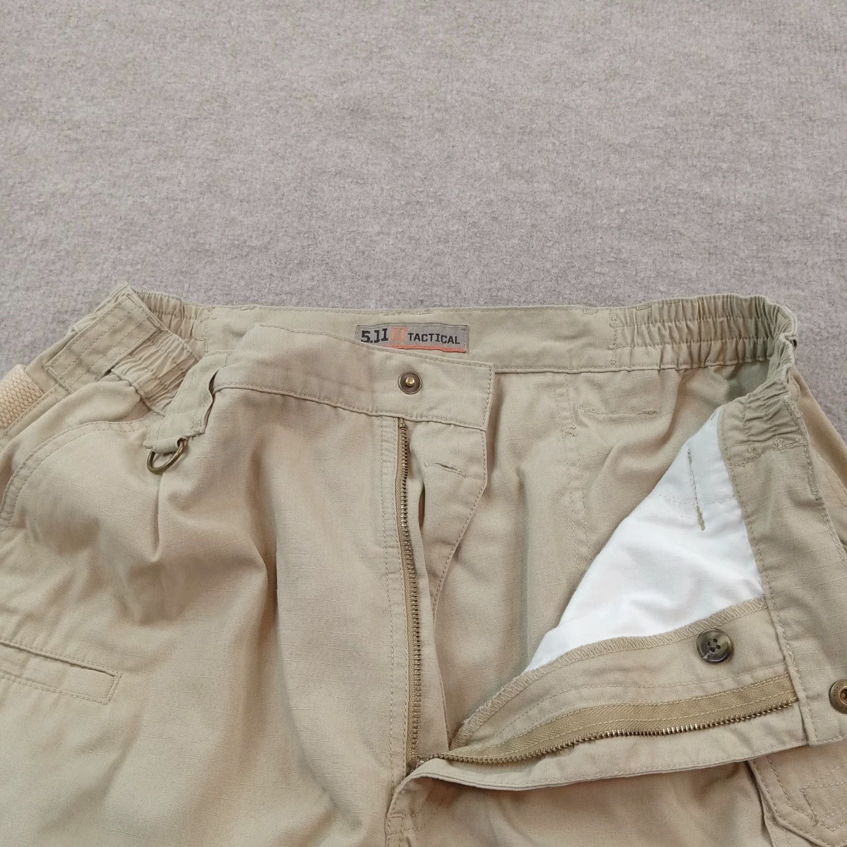 Vintage 5.11 Tactical Mens Beige Cargo Pants 30x27 Straight Leg Ripstop Size US 30 / EU 46 - 6 Thumbnail