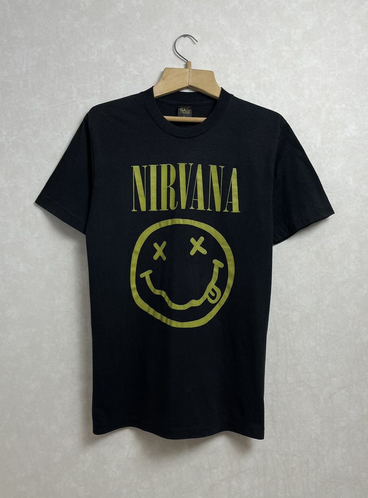 Band Tees Vintage Nirvana Smiley Single Stitch T-Shirt Size US L / EU 52-54 / 3 - 1 Thumbnail