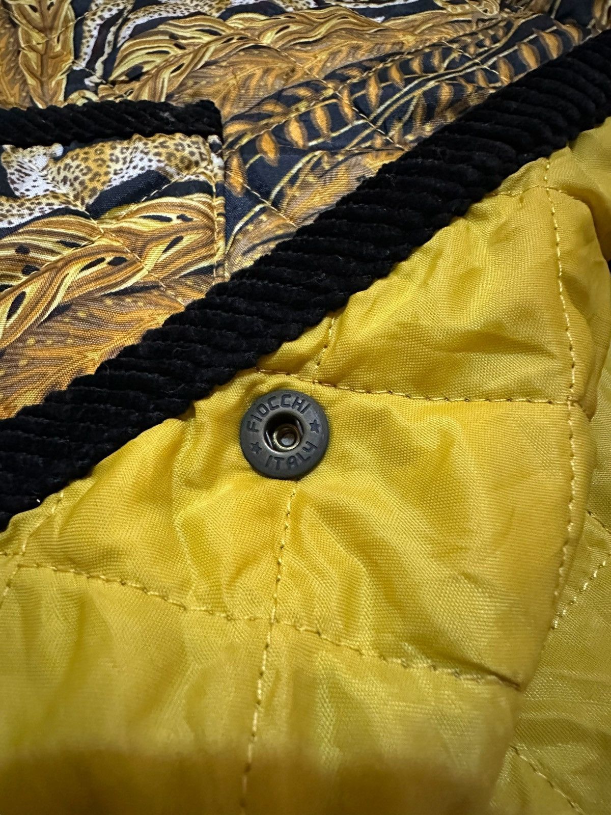 Salvatore Ferragamo Salvatore Ferragamo Quilted Jacket Full Print Luxury Size US M / EU 48-50 / 2 - 9 Thumbnail