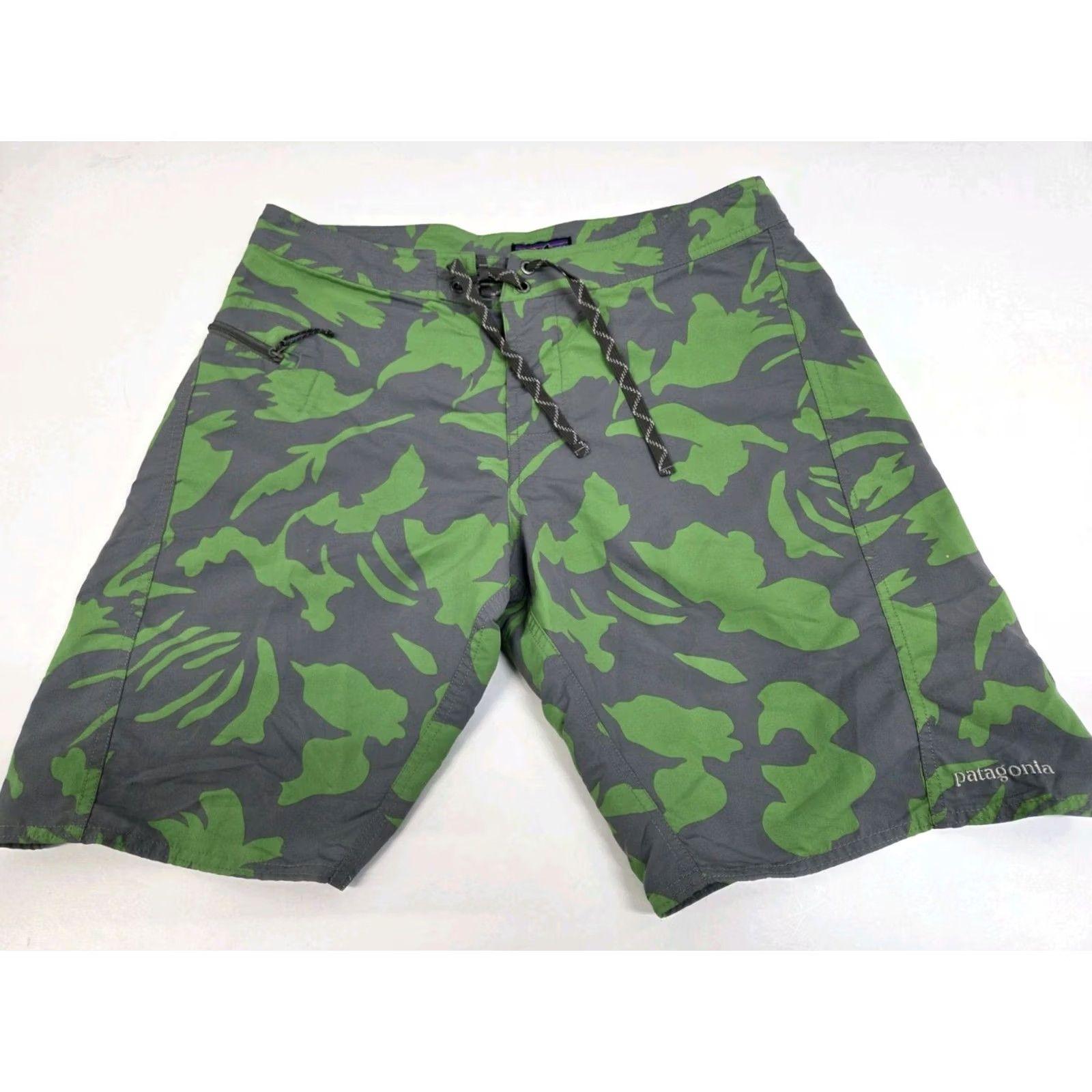 Patagonia Patagonia Mens Board Shorts Green/Grey Side Zip Pocket Drawstring Nylon 32 Camouflage Beach Surfing Womens? Size US 32 / EU 48 - 2 Thumbnail