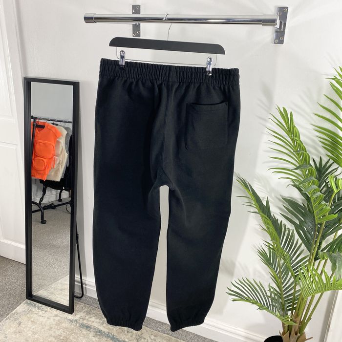 Supreme Supreme Small Box Sweatpants In Black RRP £200 | Grailed