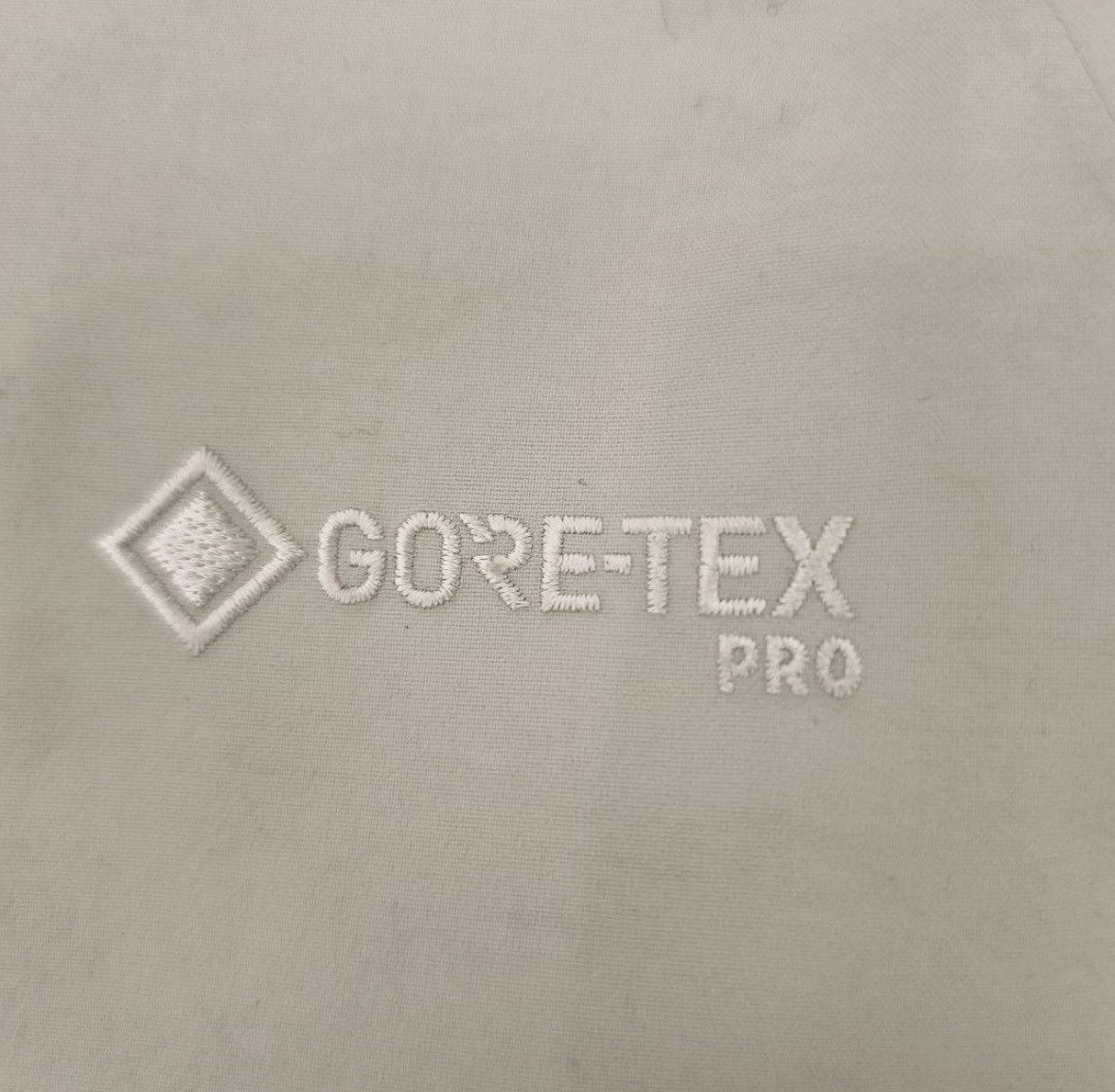 Descente DESCENTE ALLTERRAIN GORE-TEX PRO Hard Shell Coat Grey L Size US L / EU 52-54 / 3 - 7 Thumbnail