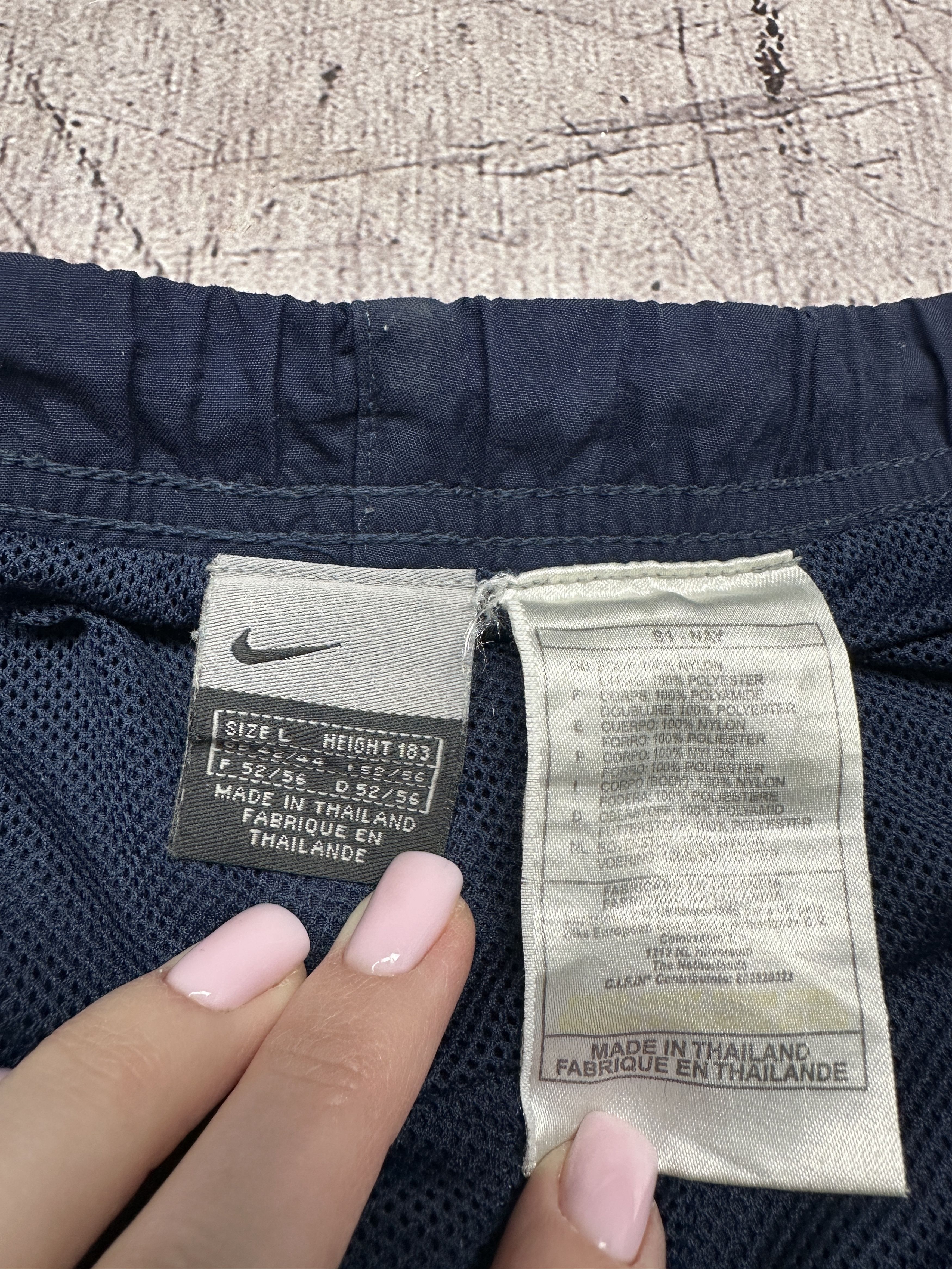 Nike Nike 90s Vintage Mens Nylon Shorts Size US 34 / EU 50 - 4 Thumbnail
