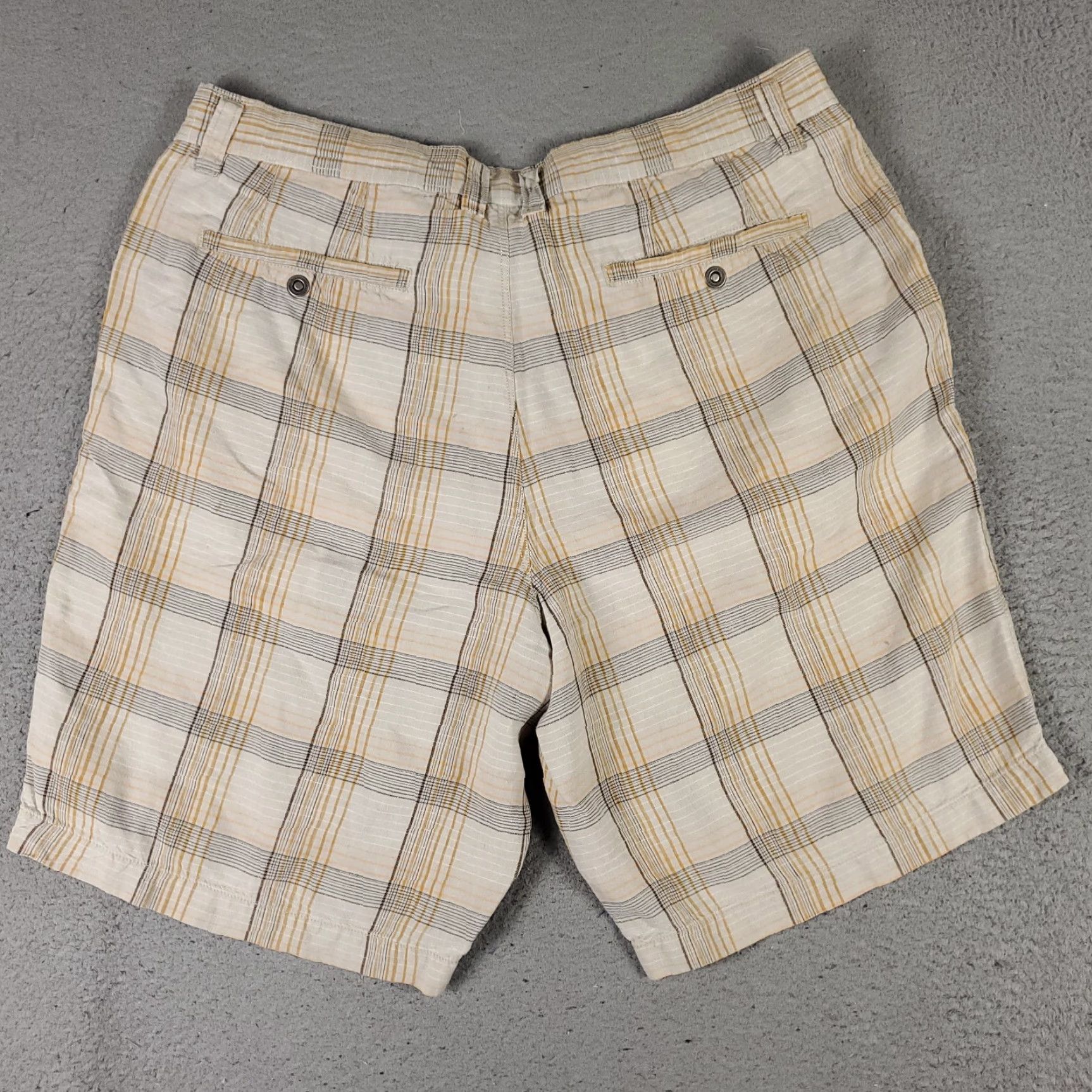 Tommy Bahama VINTAGE Tommy Bahama Shorts Mens 40 Beige Plaid Linen Casual Flat Front Chino Men's Size US 40 / EU 56 - 5 Thumbnail