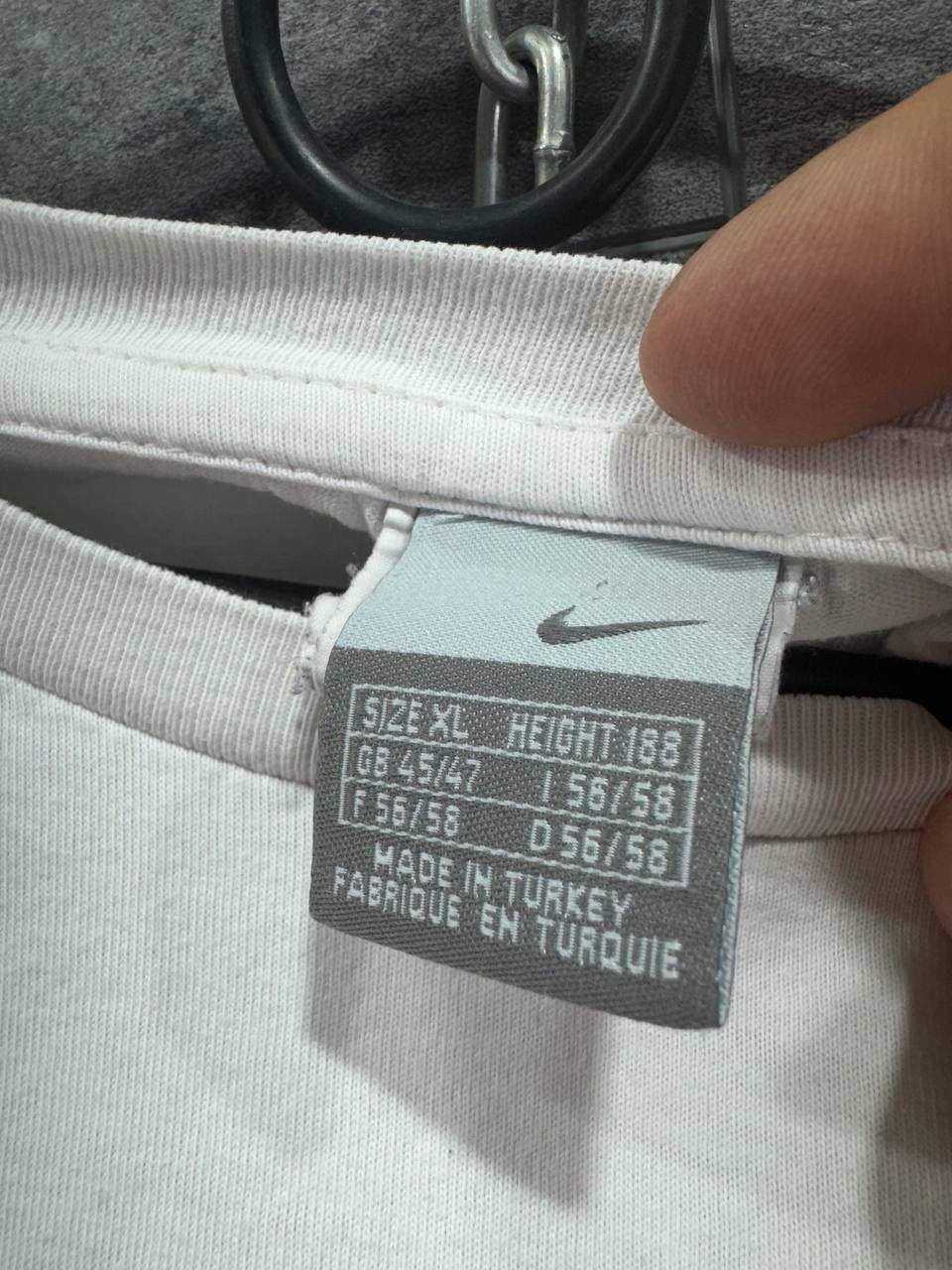 Vintage Nike Air Vintage 90s Center Logo Swoosh T- Shirt Size XL Size US XL / EU 56 / 4 - 5 Thumbnail