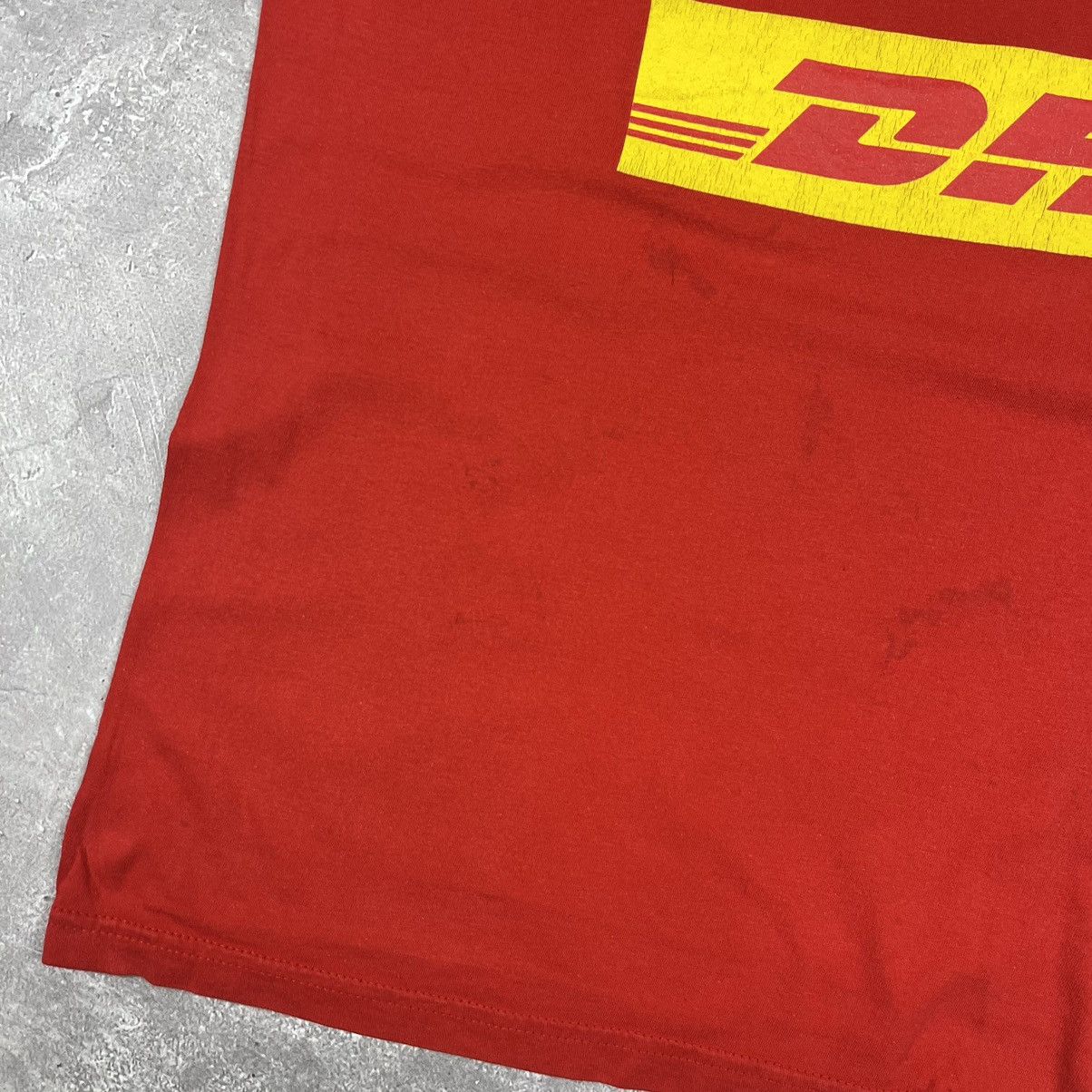 Vintage Vintage Manchester United T-Shirt DHL Red soccer football Size US L / EU 52-54 / 3 - 2 Thumbnail