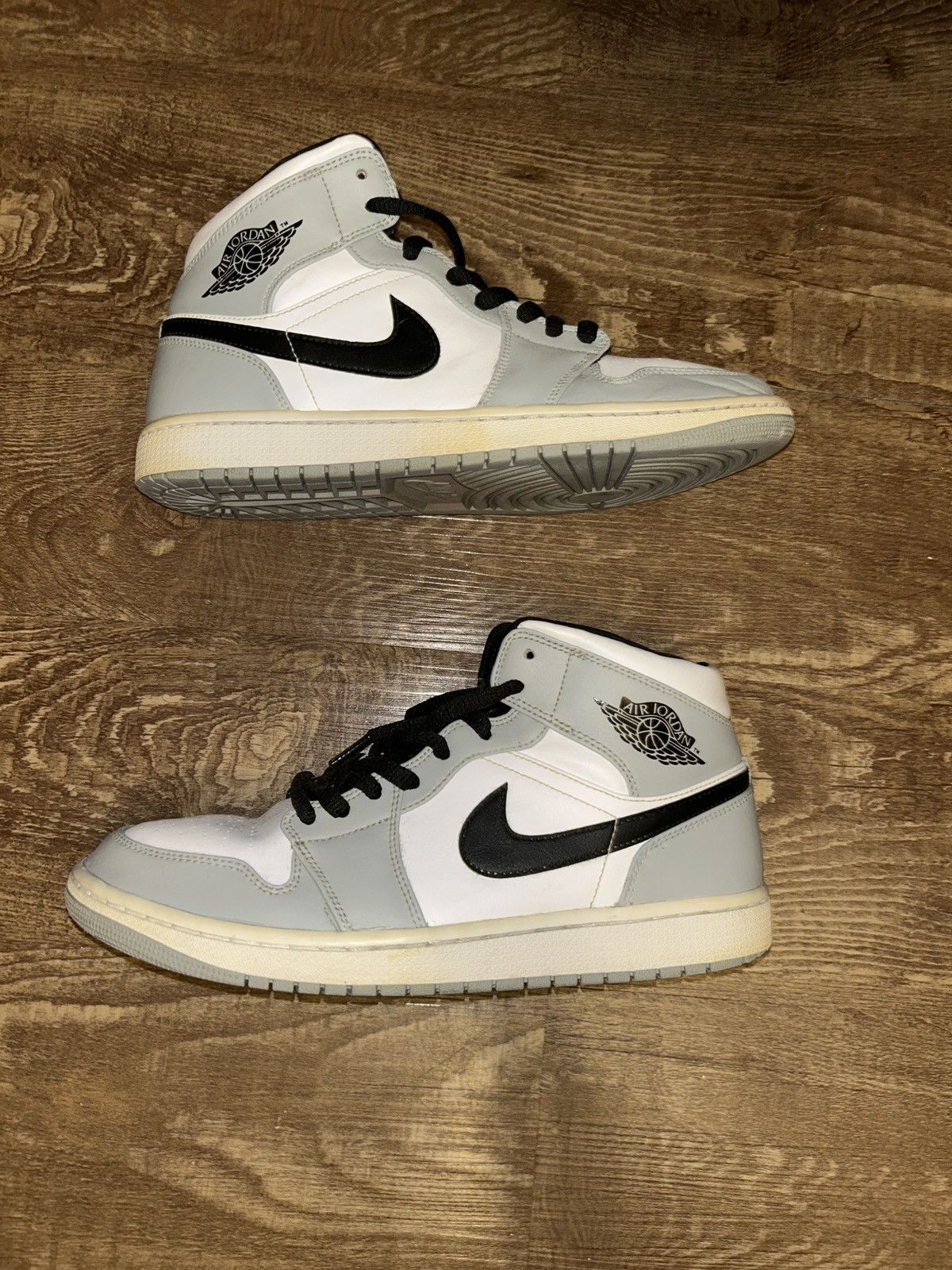 Jordan Brand Jordan 1 Mid Light Smoke Grey Size US 10 / EU 43 - 1 Thumbnail