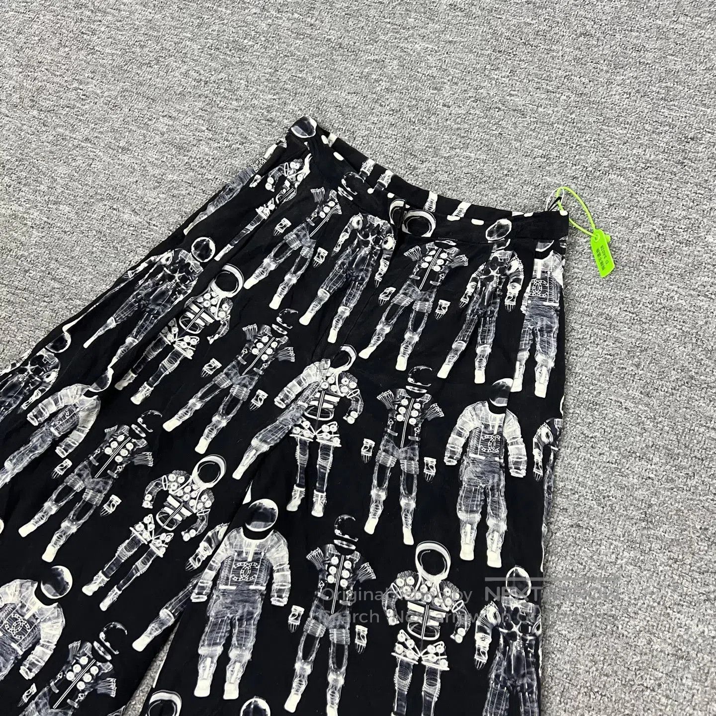 Chanel Chanel size 34 Stylish robot-inspired silk wide-leg pants a Size 26" / US 2 / IT 38 - 5 Thumbnail