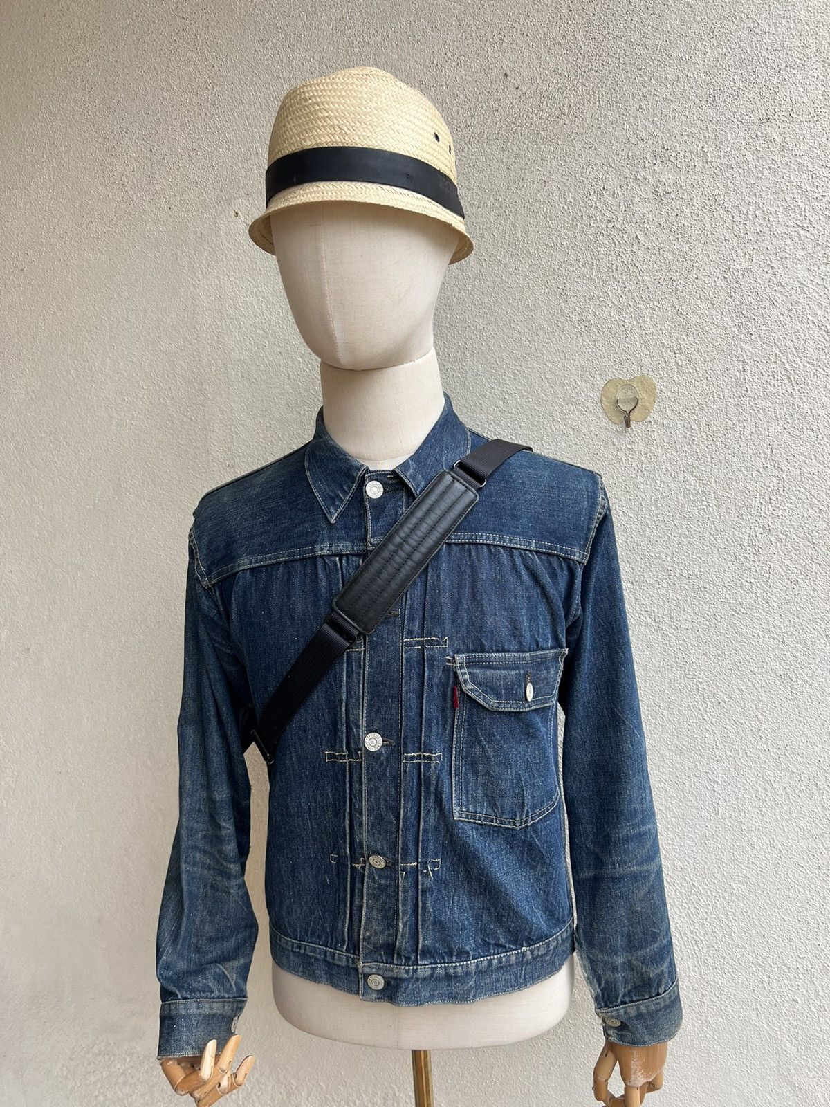 Issey Miyake Vintage Issey Miyake Fade Canvas Leather Sling Bag Size ONE SIZE - 4 Thumbnail