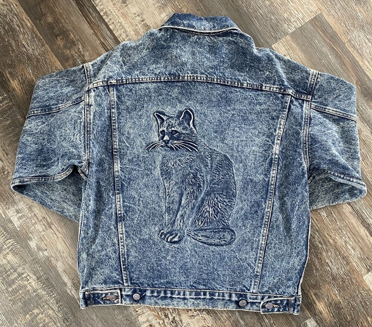 image of Vintage Denim Jacket Made In Usa - Cat On The Back in Blue, Men's (Size Large)