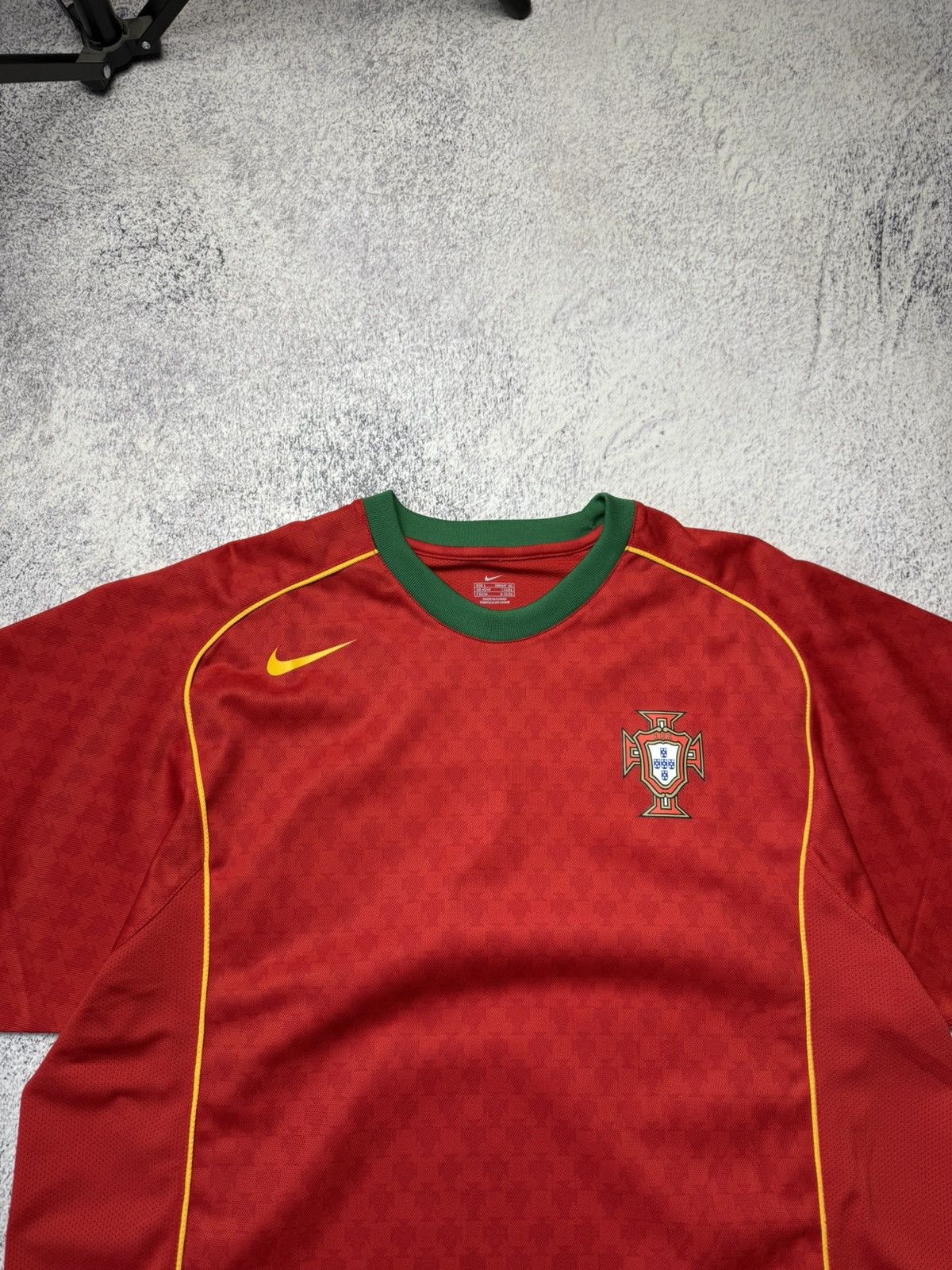 Nike Vintage Nike Portugal 2004 Home Football Shirt Soccer Jersey Size US L / EU 52-54 / 3 - 3 Thumbnail