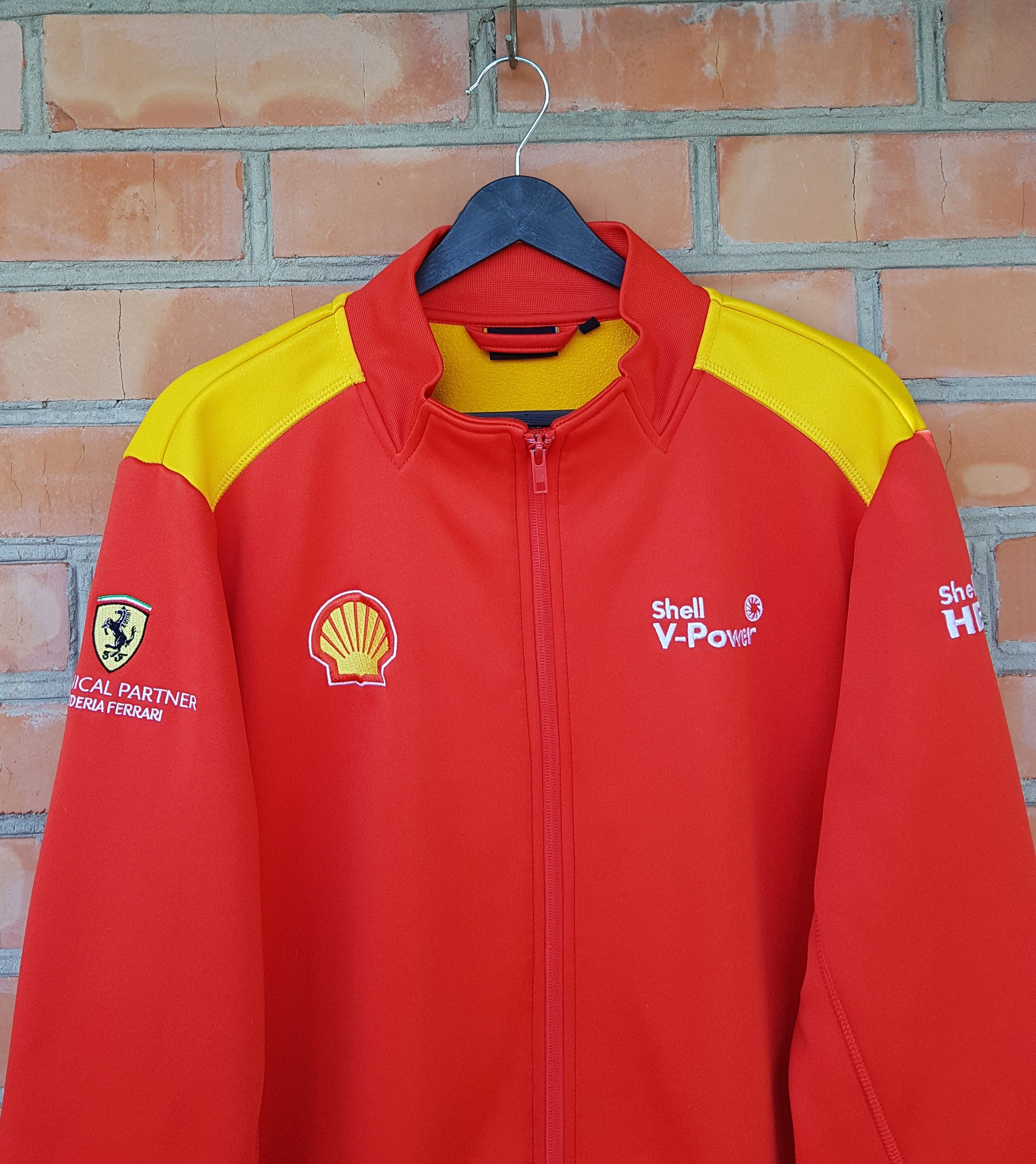 Ferrari Scuderia Ferrari F1 Team Full Zip Track Top Jacket sz L Size US L / EU 52-54 / 3 - 4 Thumbnail