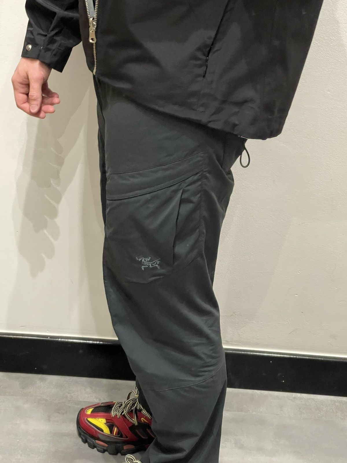 Arc'teryx Arc'Teryx Technical Grey Swamp Cargo Track Pants Size US 32 / EU 48 - 6 Thumbnail