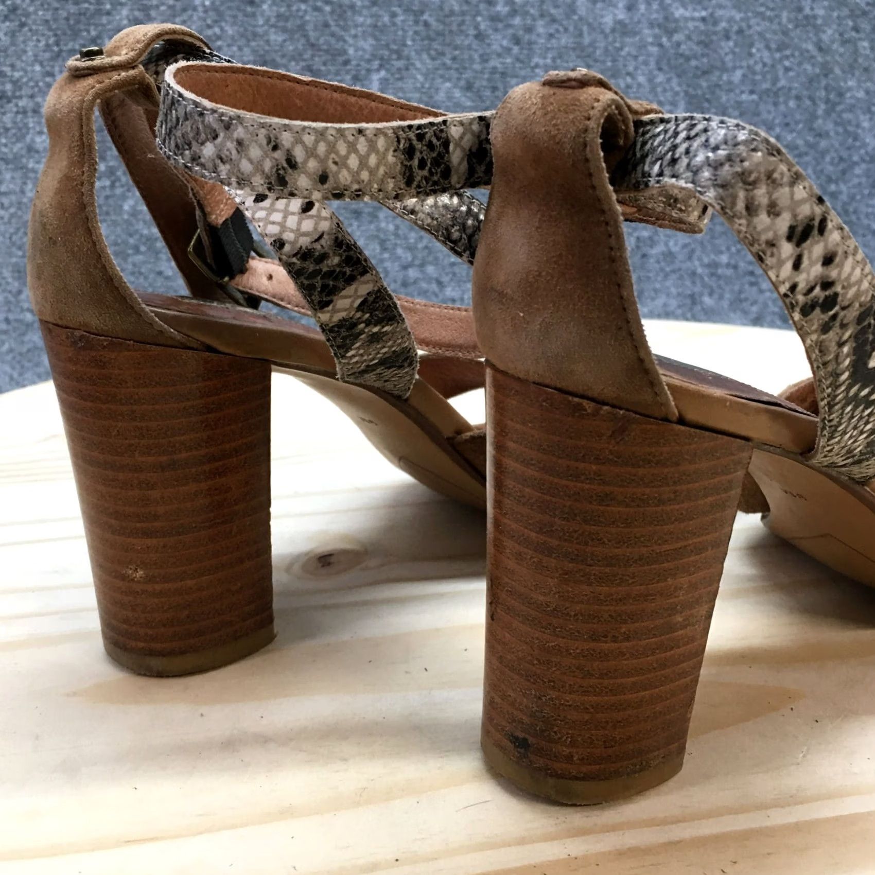 Vintage Halogen Sandals Women's 9 M Ankle Straps Brown Leather Heeled Snakeskin Casual Shirt? Size US 9 / IT 39 - 6 Thumbnail