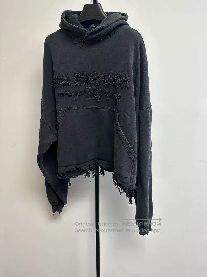 Balenciaga Balenciaga Solid Color Short Hooded Drop Shoulder Sweatshi Size US L / EU 52-54 / 3 - 1 Thumbnail