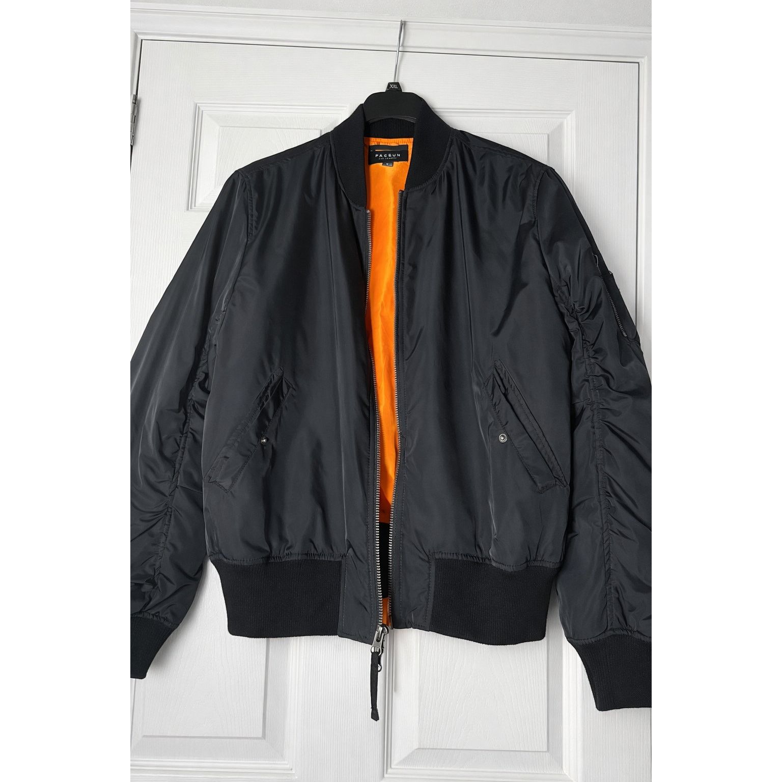 Pacsun PacSun Black Bomber Jacket MA-1 Style Orange Lining Size US L / EU 52-54 / 3 - 1 Thumbnail