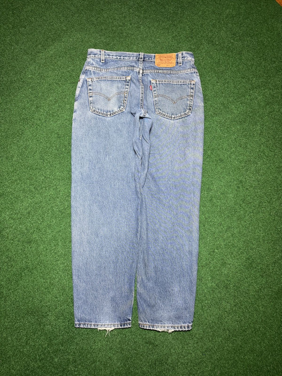Levi's × Vintage Vtg 90s Levi’s 560 Loose Baggy Grunge Distressed Skater Jean Size US 34 / EU 50 - 2 Thumbnail