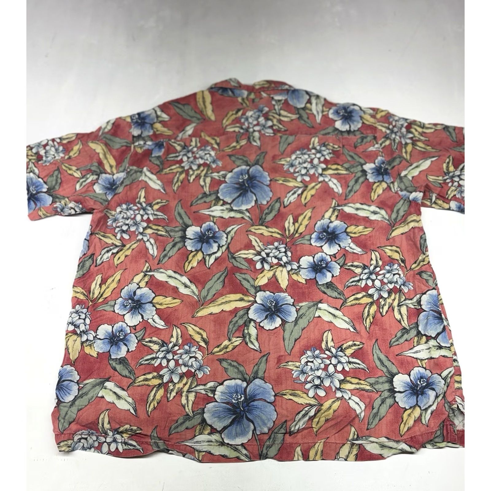 Tommy Bahama Tommy Bahama Hawaiian Shirt Mens XL Red Silk Hibiscus Floral Vacation Relaxed Size US XL / EU 56 / 4 - 6 Thumbnail