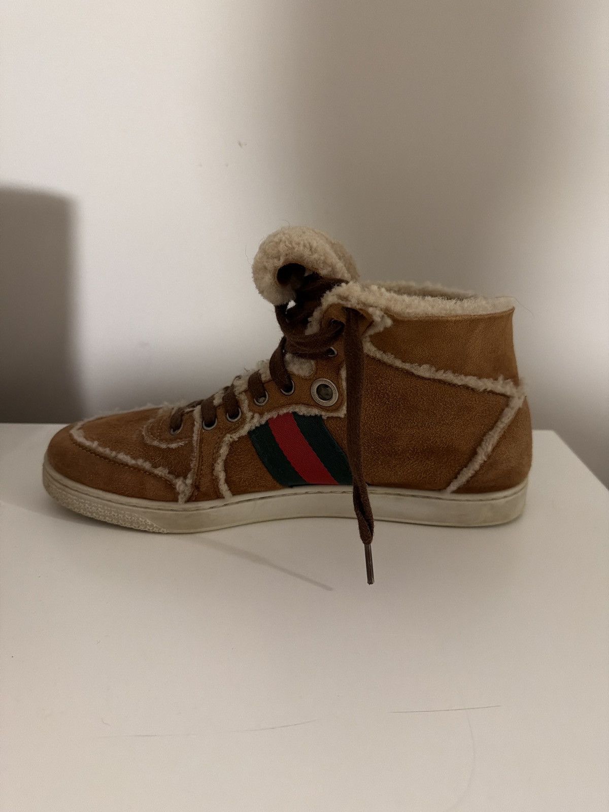 Gucci Gucci Fur Hi Top Sneakers Size US 8 / EU 41 - 2 Thumbnail