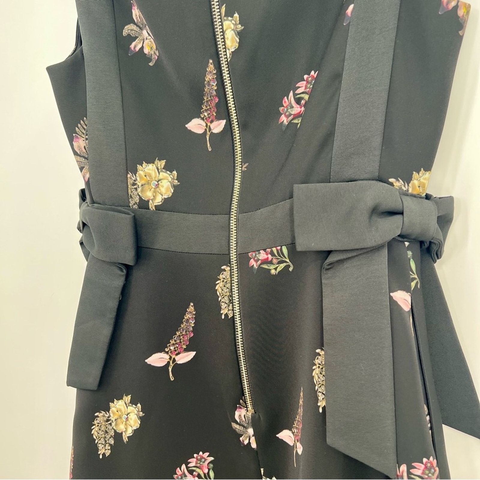 Ted Baker Ted Baker Lalima Pirouette Bow Mini Dress Sleeveless Floral Size S / US 4 / IT 40 - 9 Thumbnail