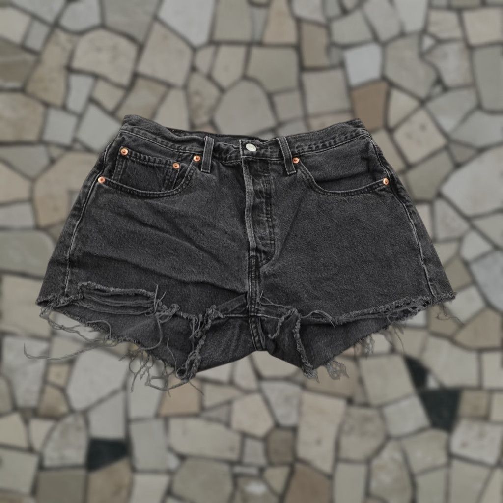 Levi's Levis 501 Shorts Womens 30 Black Denim Button Fly Cut-Off High Rise Mini Frayed Shorts Casual Womens Denim Shorts Size 30" / US 8 / IT 44 - 1 Thumbnail