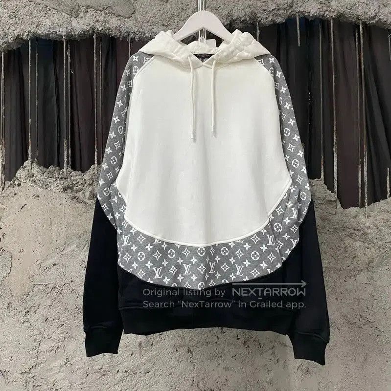 Louis Vuitton Color-Block Long Sleeve Hoodie .