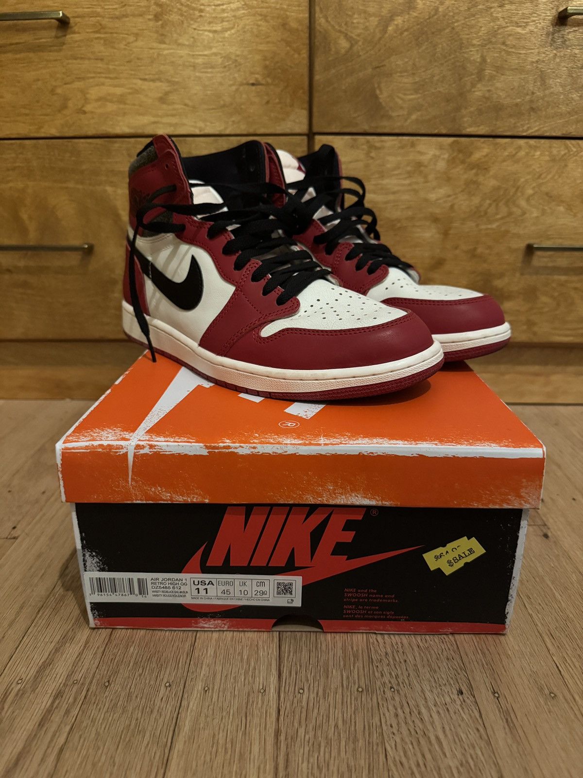 Jordan Brand Jordan 1 Retro High OG Chicago Lost and Found sz. 11 Size US 11 / EU 44 - 1 Thumbnail