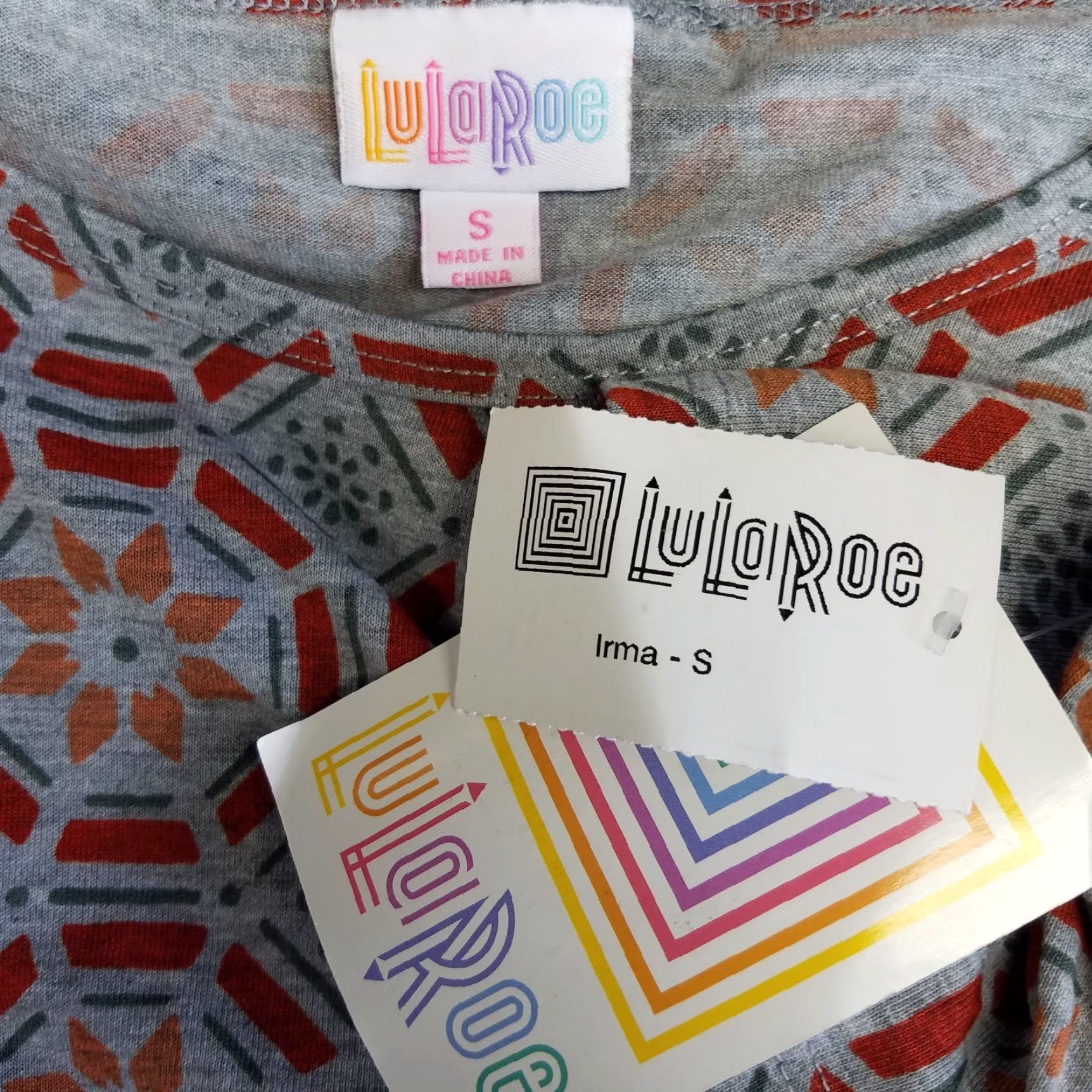 Vintage VINTAGE LuLaRoe Womens Irma Top Sz Small Gray Orange Geometric Short Sleeve Size S / US 4 / IT 40 - 4 Thumbnail