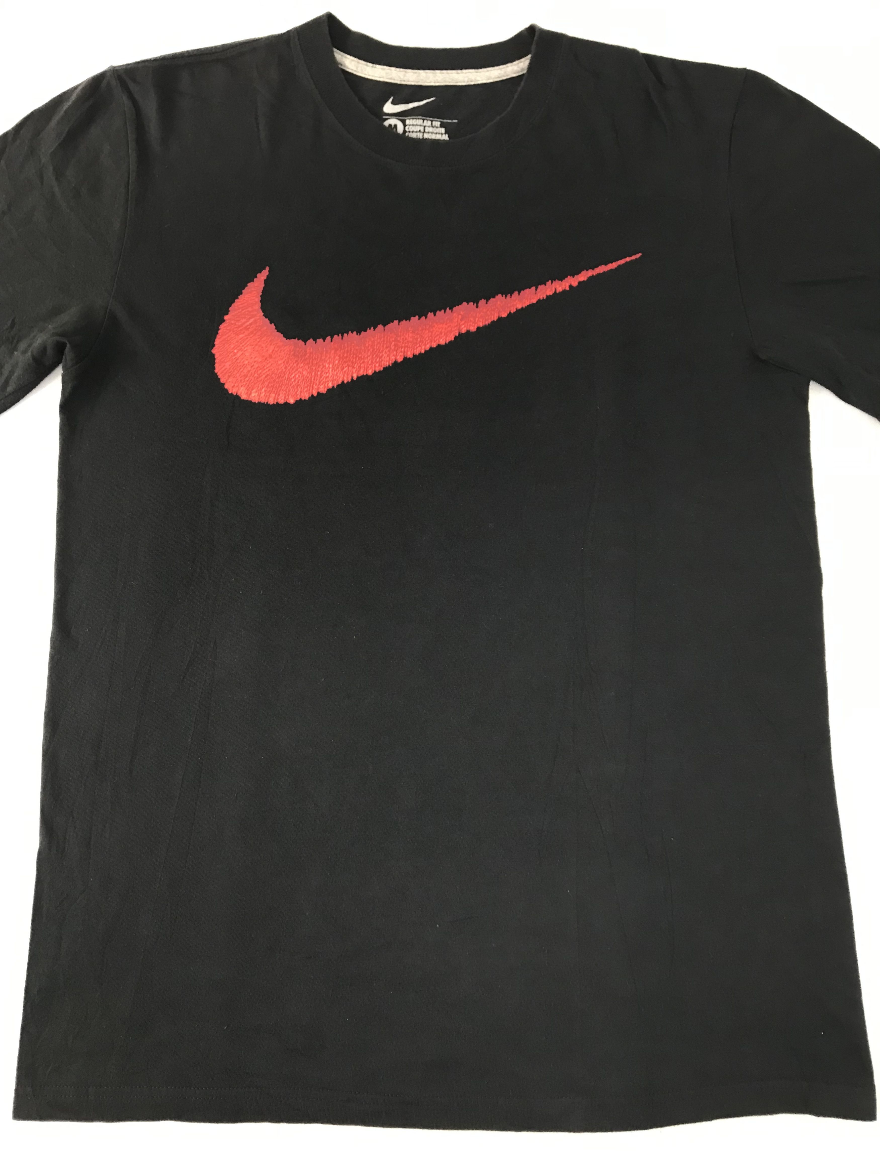 Nike Nike Swoosh Big Logo Printed Tee T-shirt Unisex Wear Size US M / EU 48-50 / 2 - 2 Thumbnail